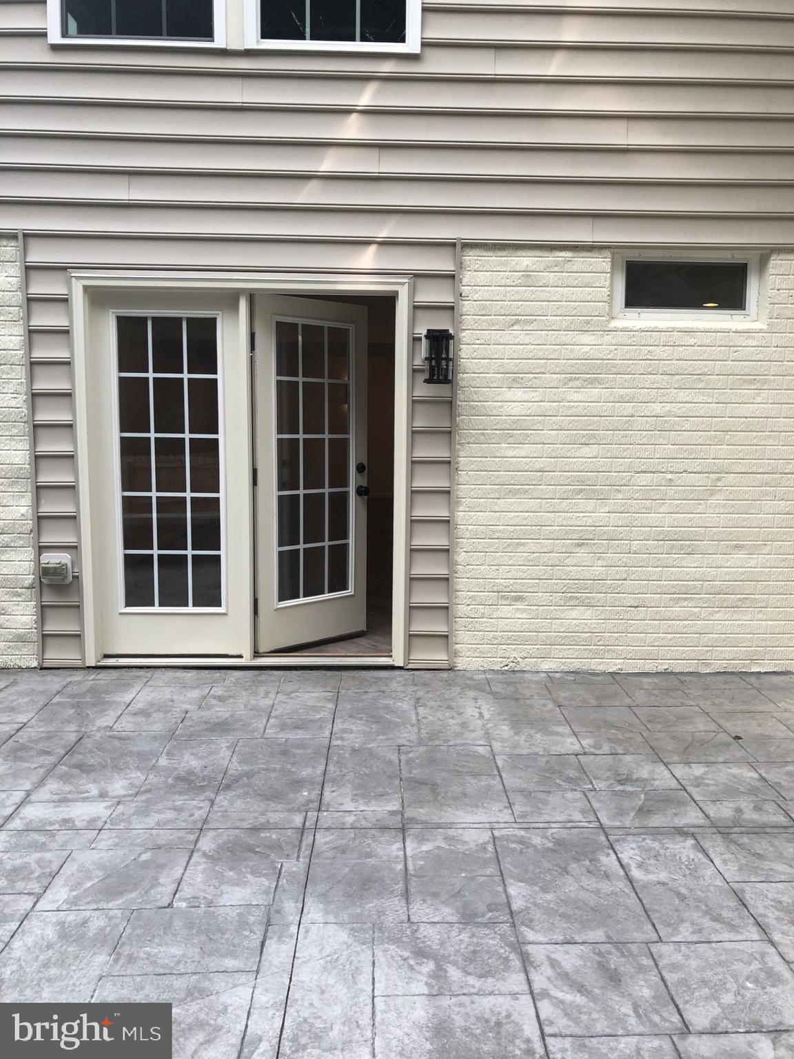 BROAD CREEK ESTATES - Residential Lease