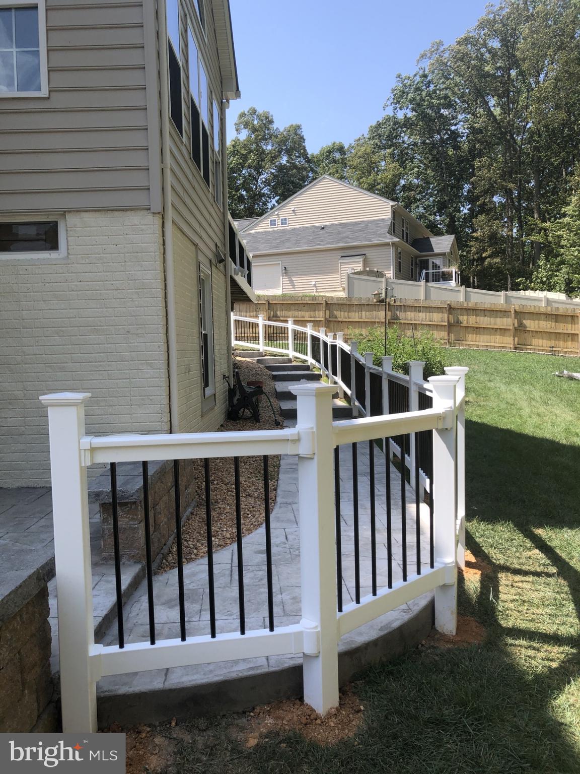 BROAD CREEK ESTATES - Residential Lease