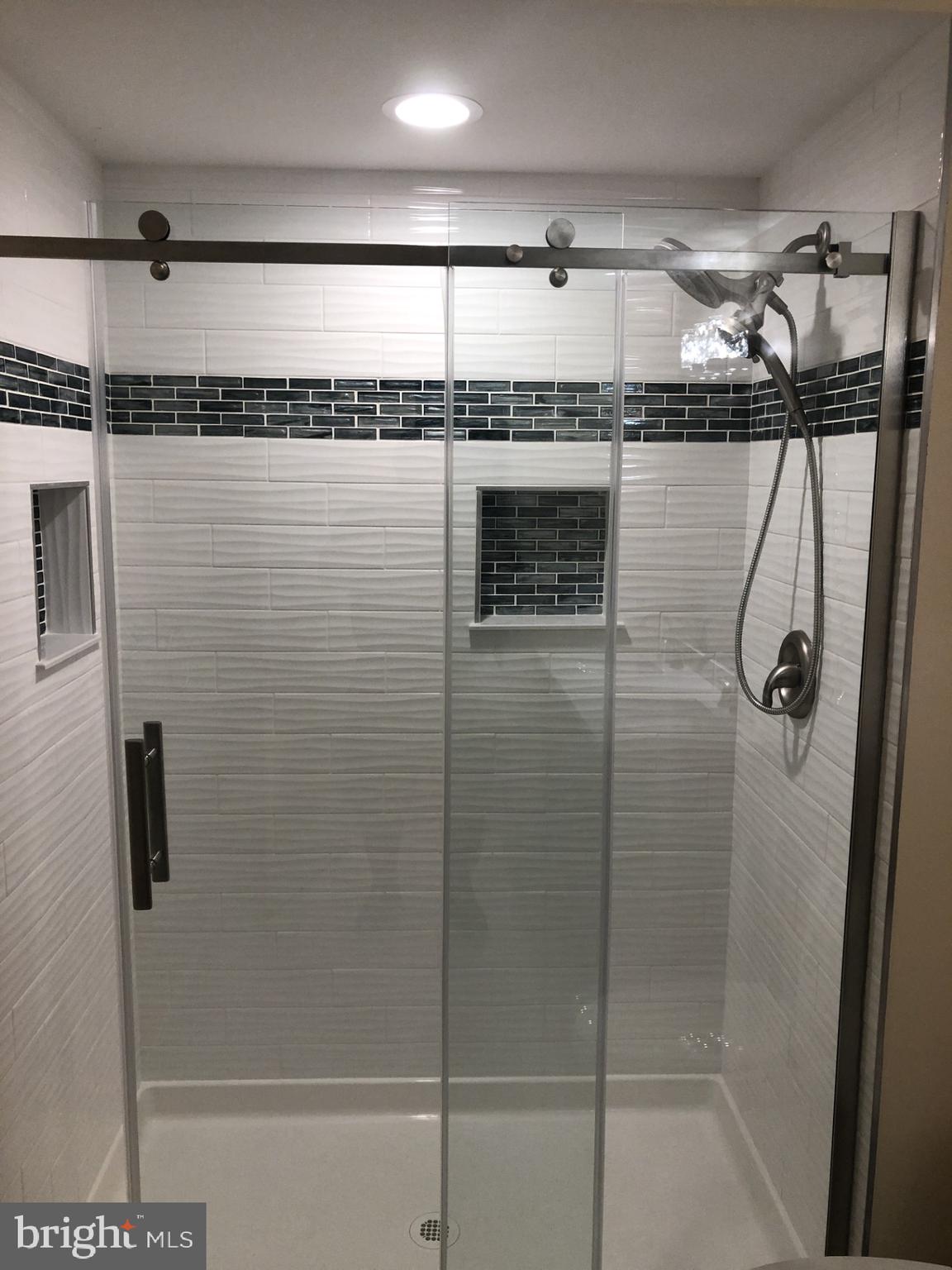 BROAD CREEK ESTATES - Residential Lease