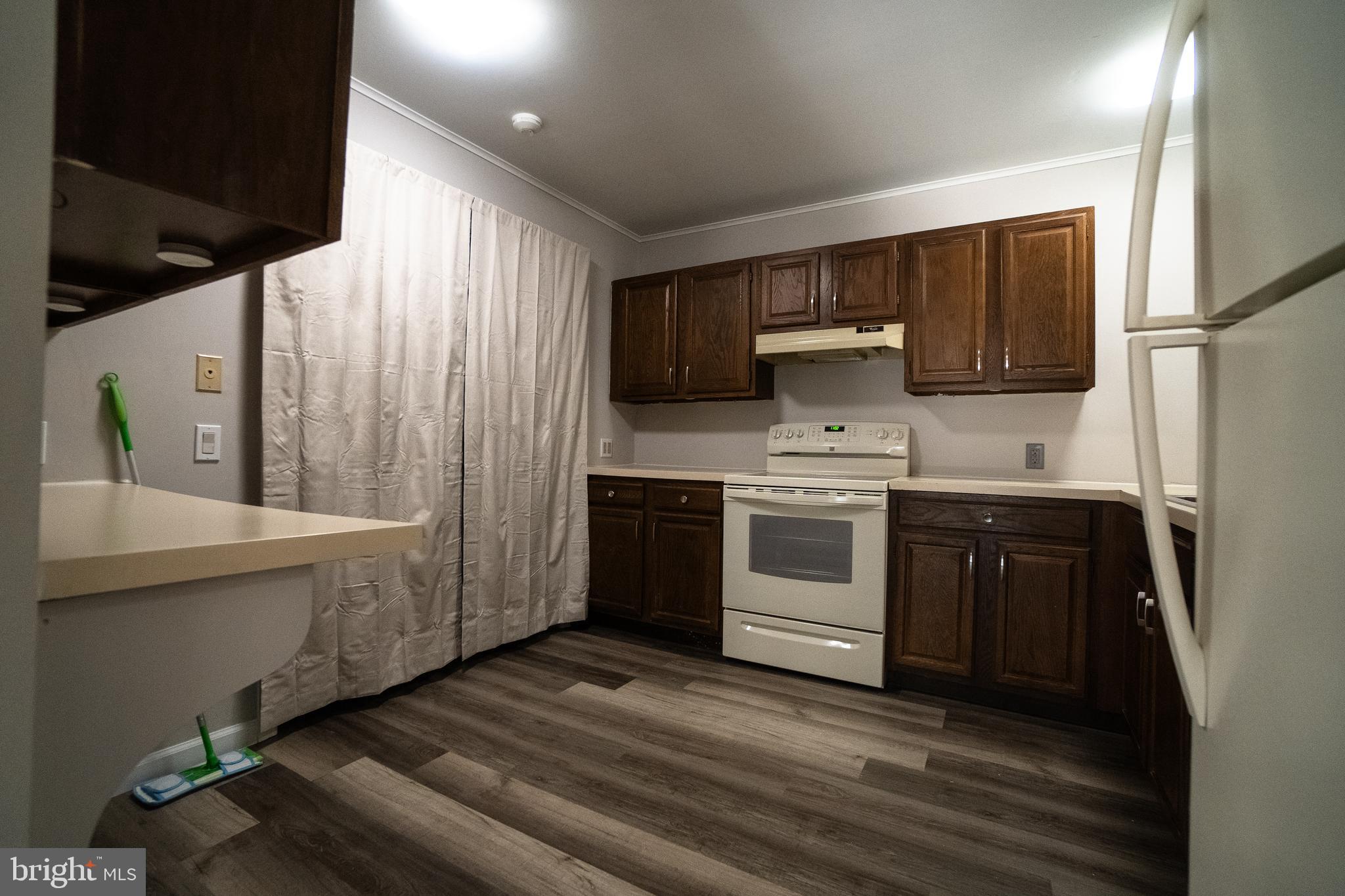 CRESTVIEW VILLAS - Residential