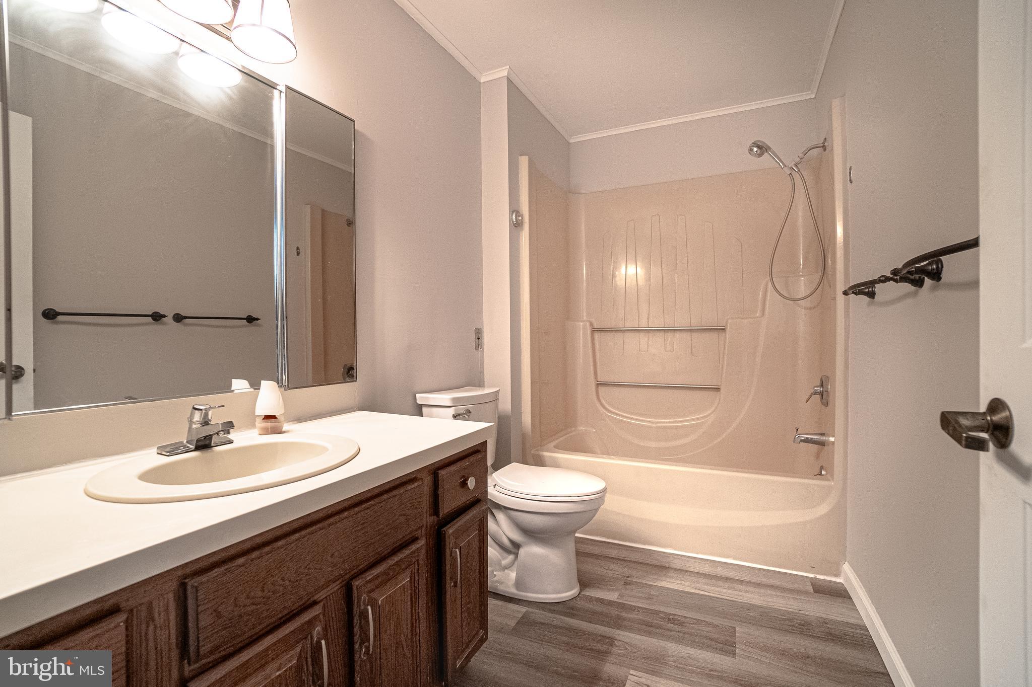 CRESTVIEW VILLAS - Residential