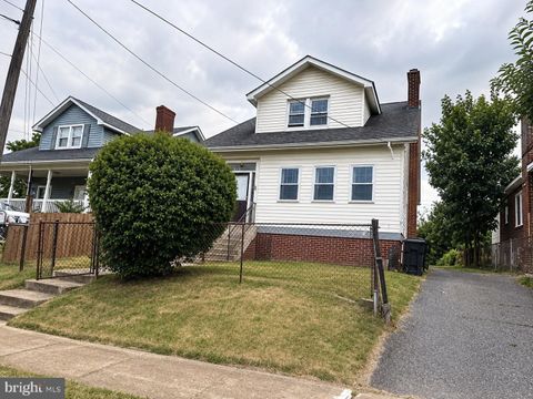 Homes For Sale - 1525 Beaver Heights Lane<br/> CAPITOL HEIGHTS, MD 20743