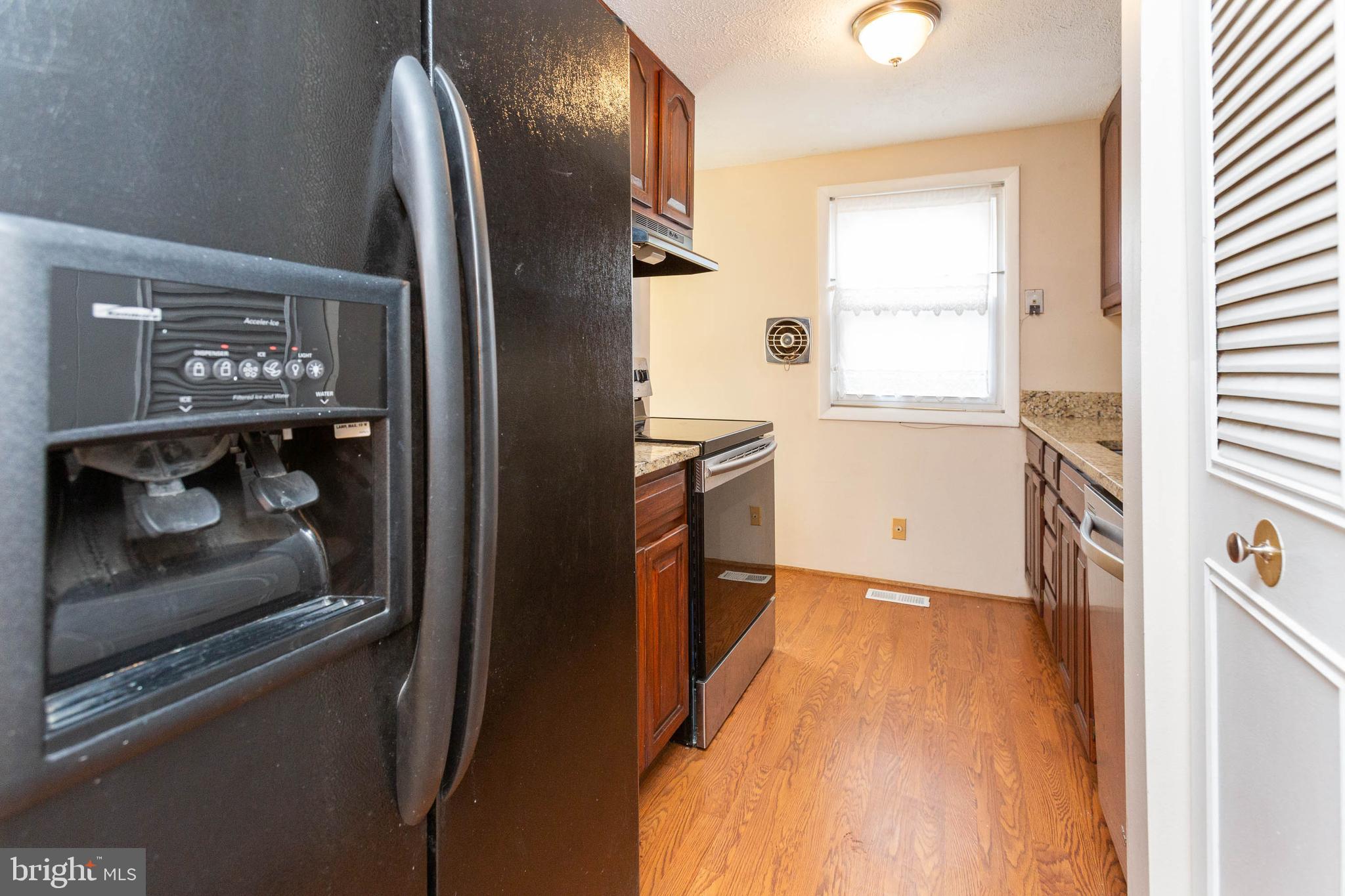 VILLAGE OF OWEN BROWN - Residential Lease