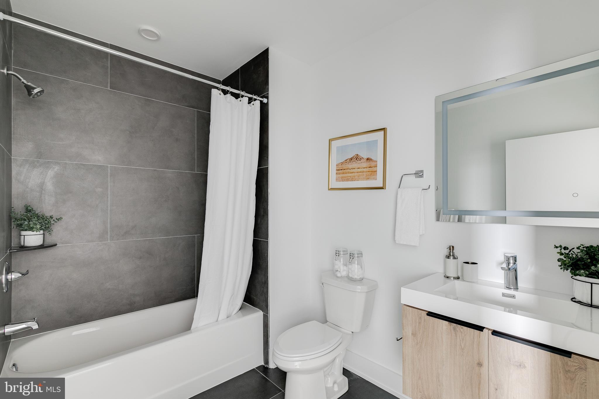 GRADUATE HOSPITAL - Residential Lease