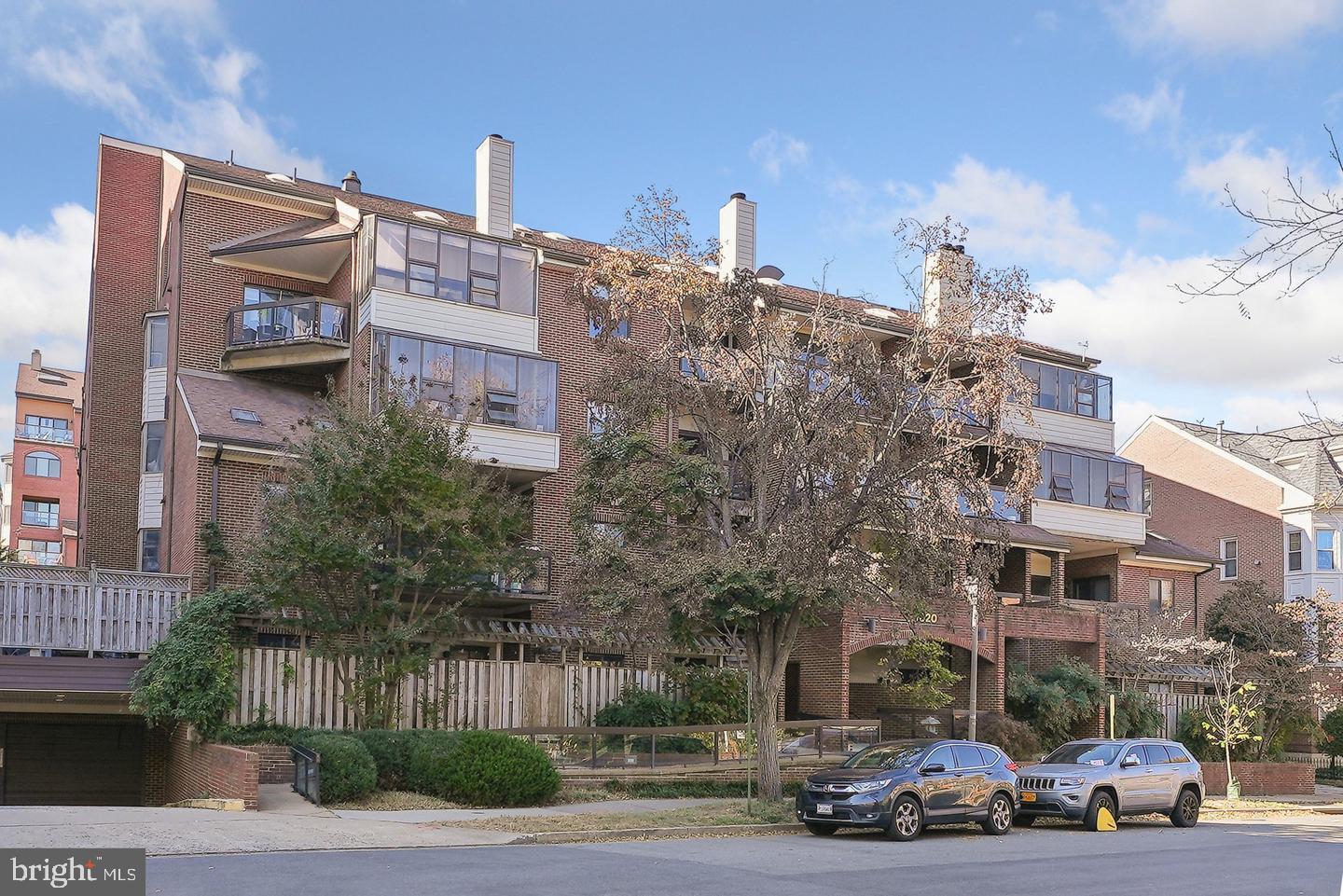 1020 N STAFFORD STREET 311