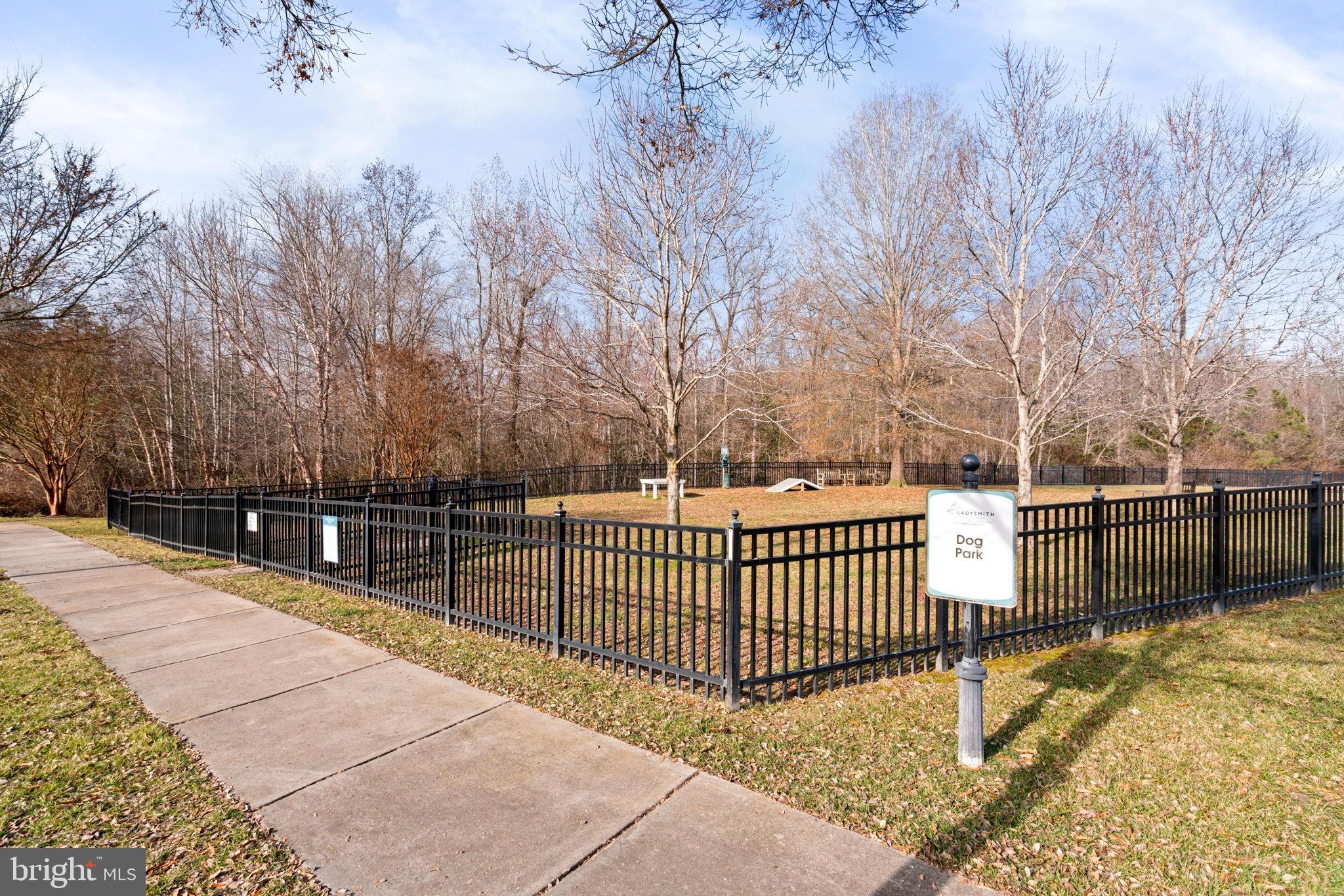 LADYSMITH VILLAGE - Residential