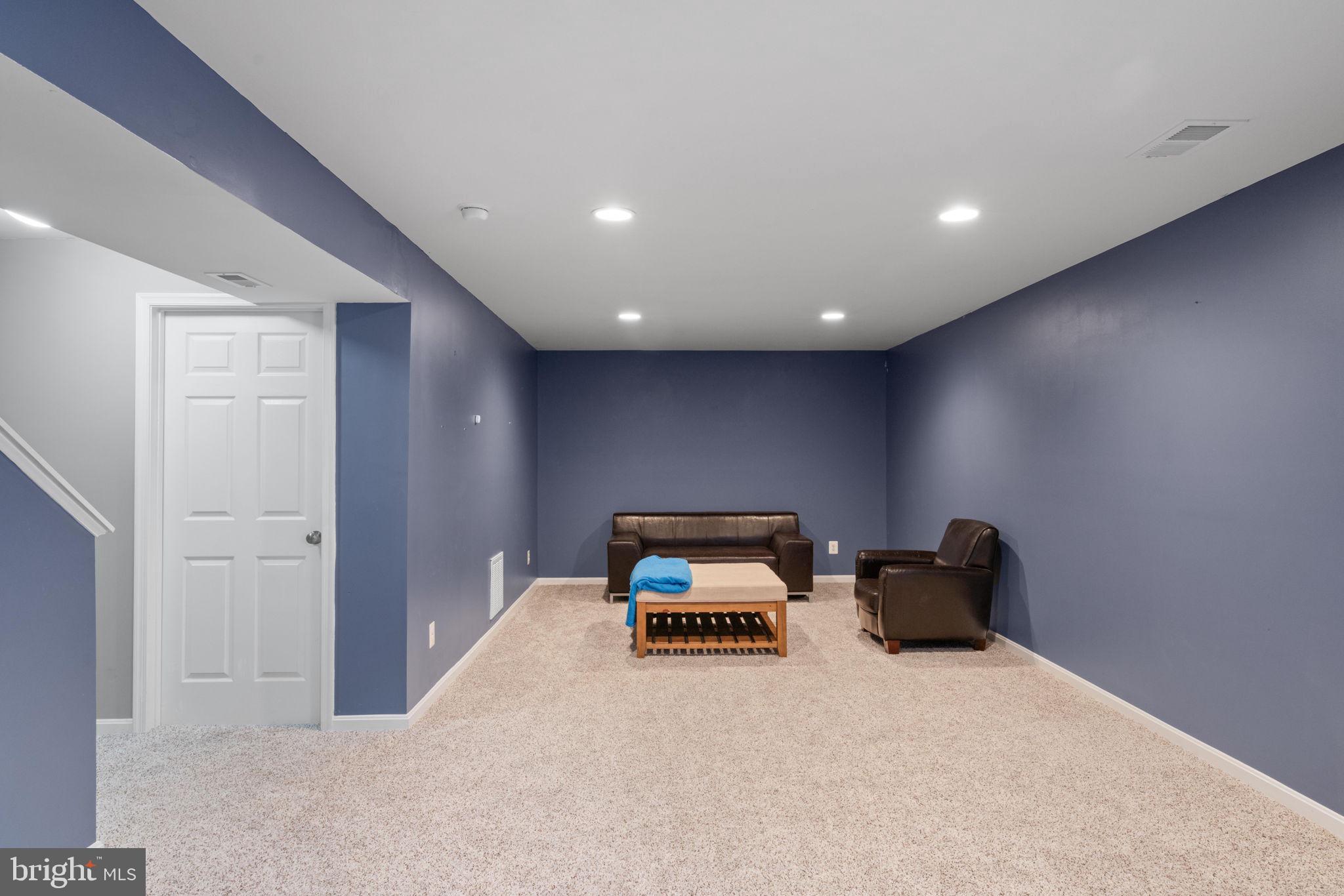 LADYSMITH VILLAGE - Residential