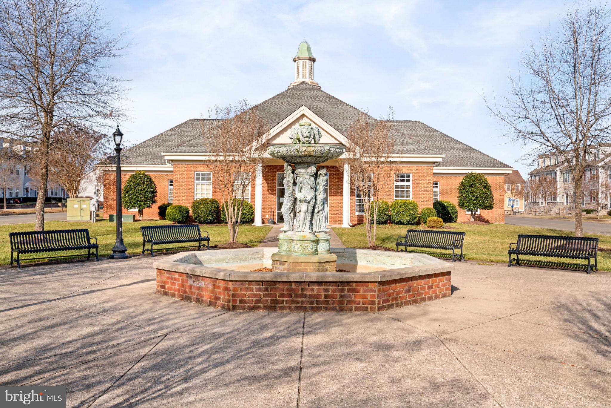 LADYSMITH VILLAGE - Residential