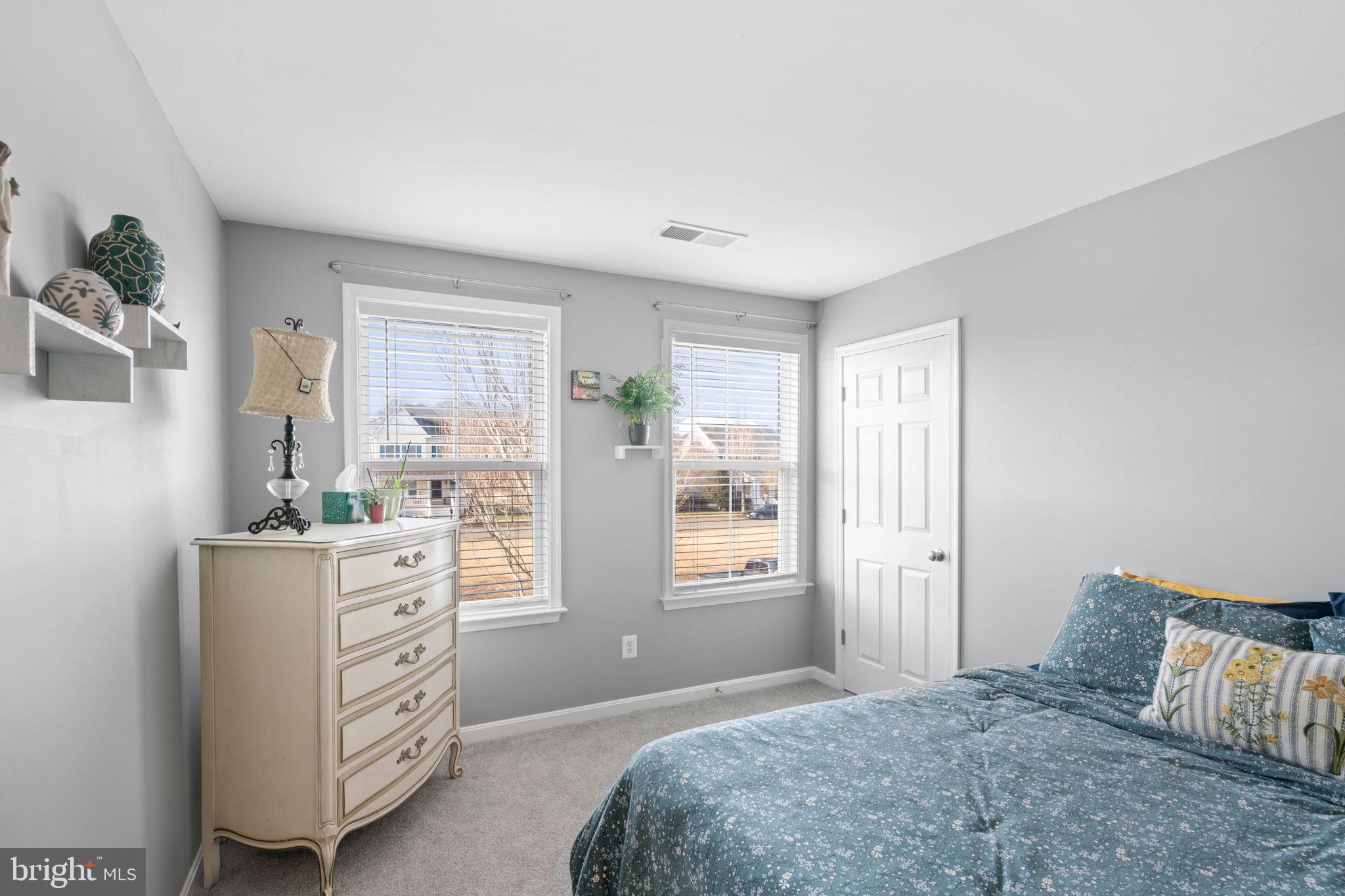 LADYSMITH VILLAGE - Residential