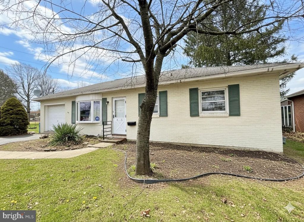 Photo of 1020 Hanover Road, YORK, PA 17408 (MLS # PAYK2094350)