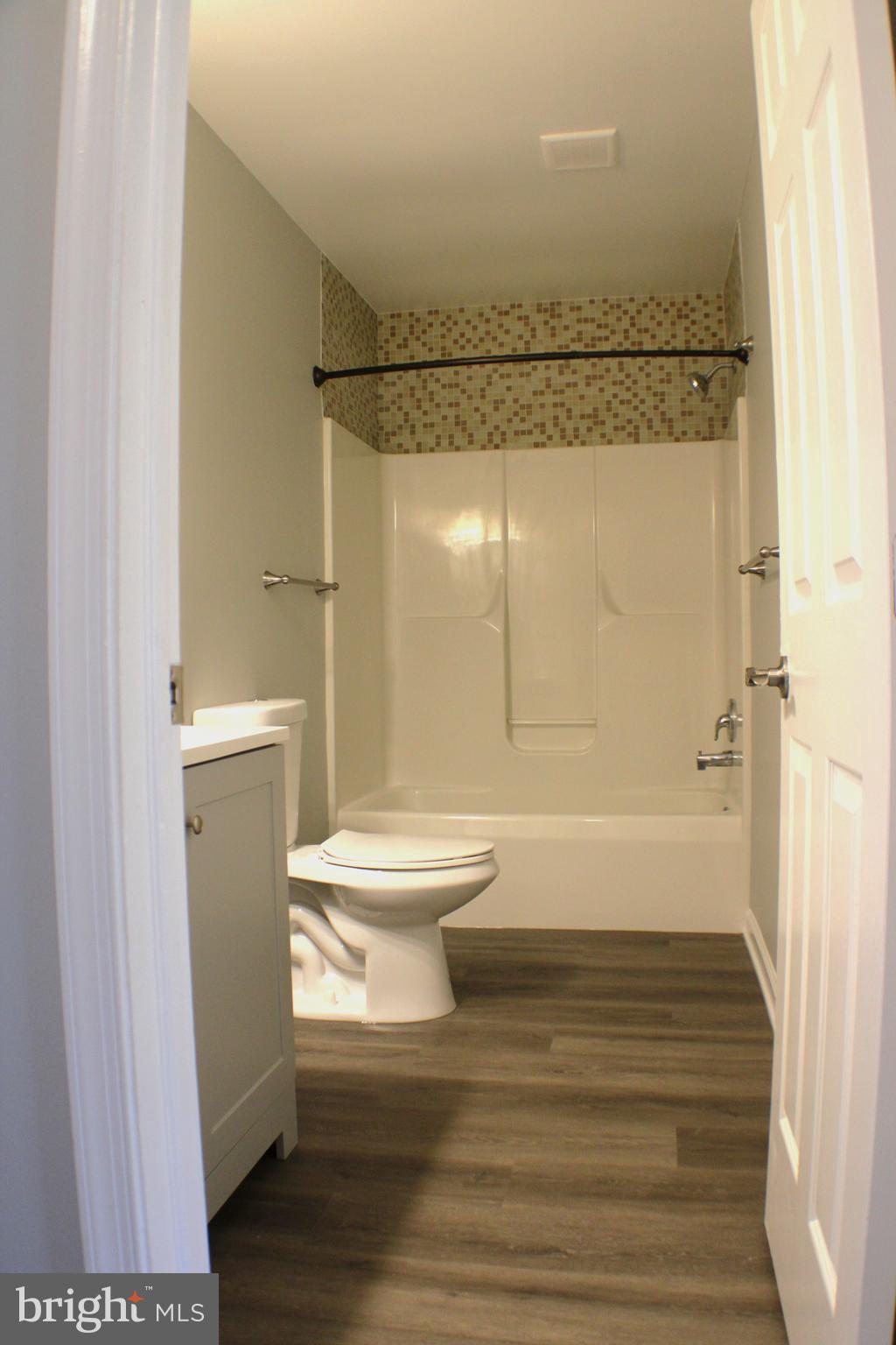 KENLY SQUARE - Residential Lease