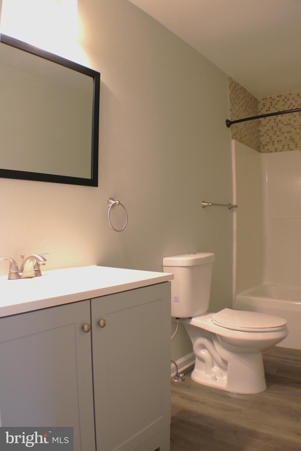 KENLY SQUARE - Residential Lease