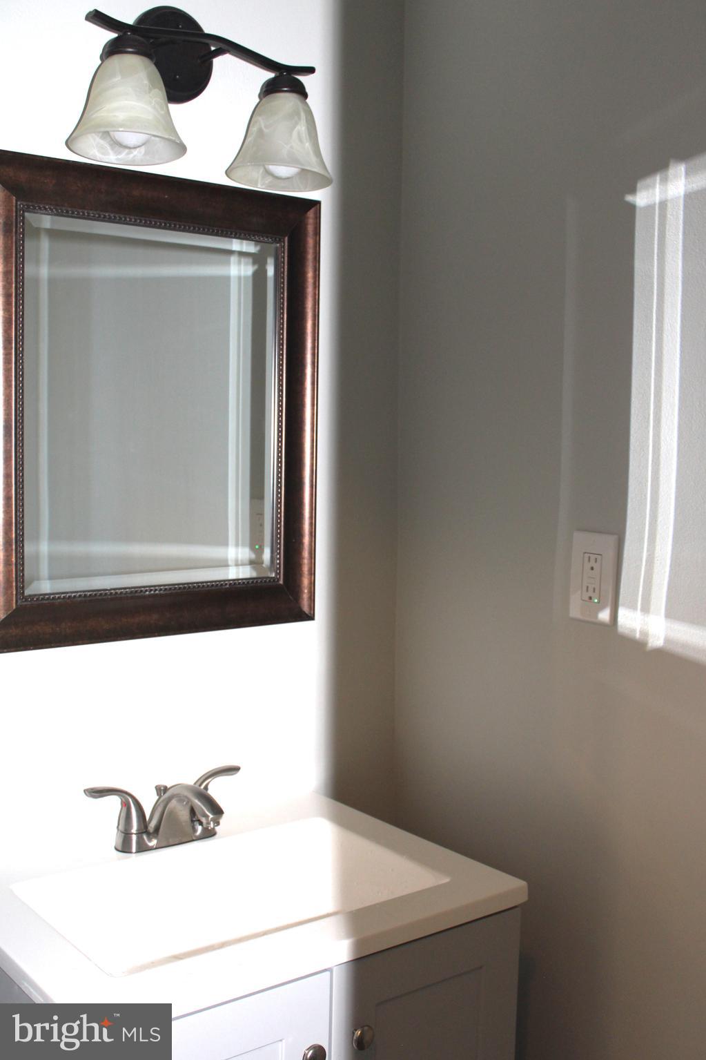 KENLY SQUARE - Residential Lease