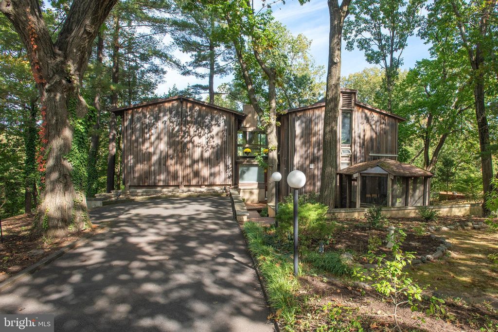Photo of 1430 Hopeland Road, WYNCOTE, PA 19095 (MLS # PAMC2154378)