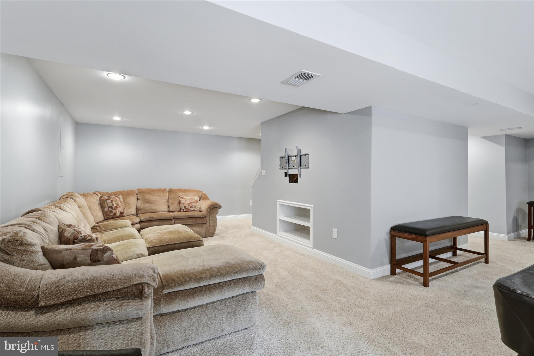 BLOOMS CROSSING - Residential Lease