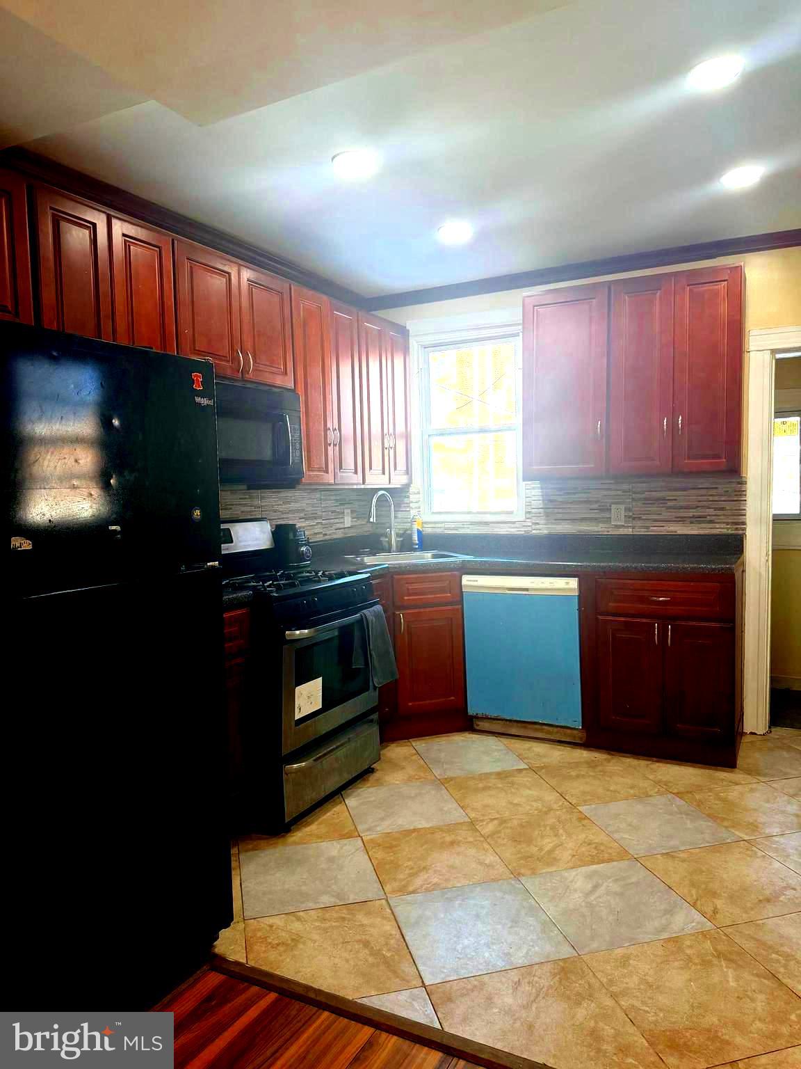 WEST OAK LANE - Residential