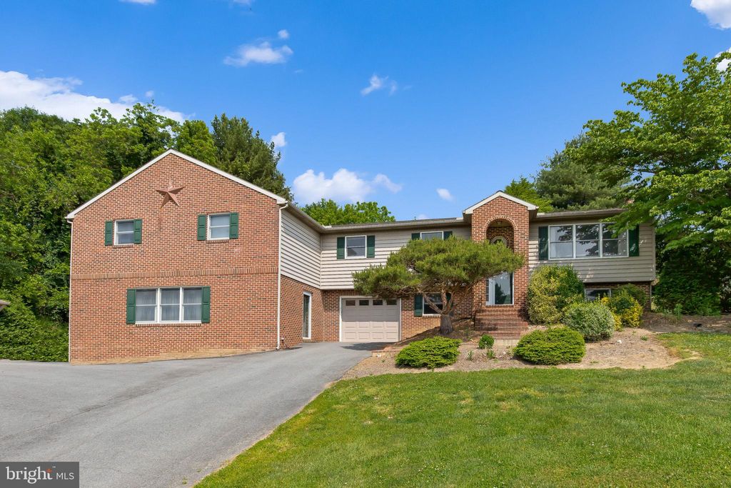 Photo of 2998 SHIPROCK RD, WILLOW STREET, PA 17584 (MLS # PALA2035328)