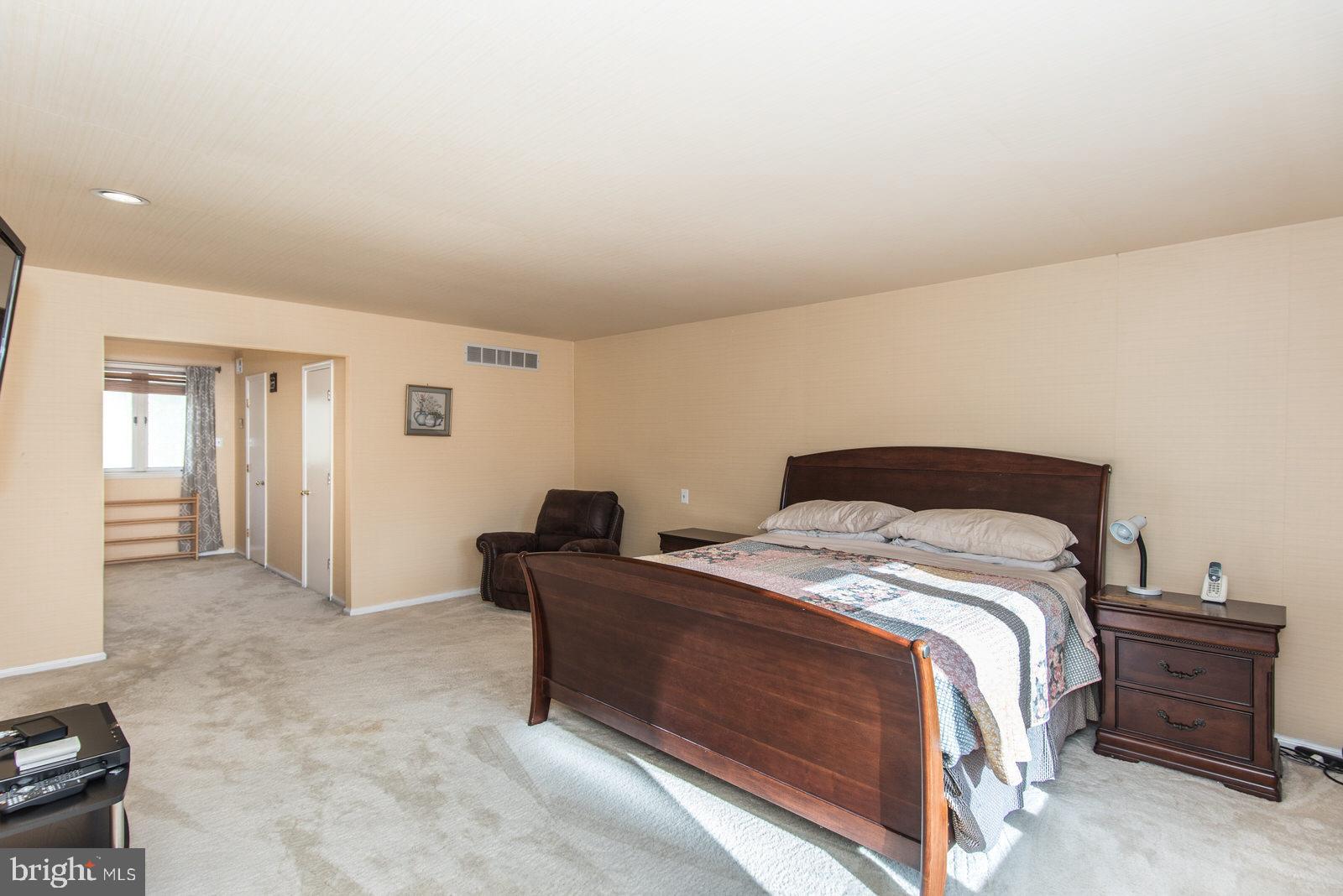 HUNTINGDON VALLEY - Residential