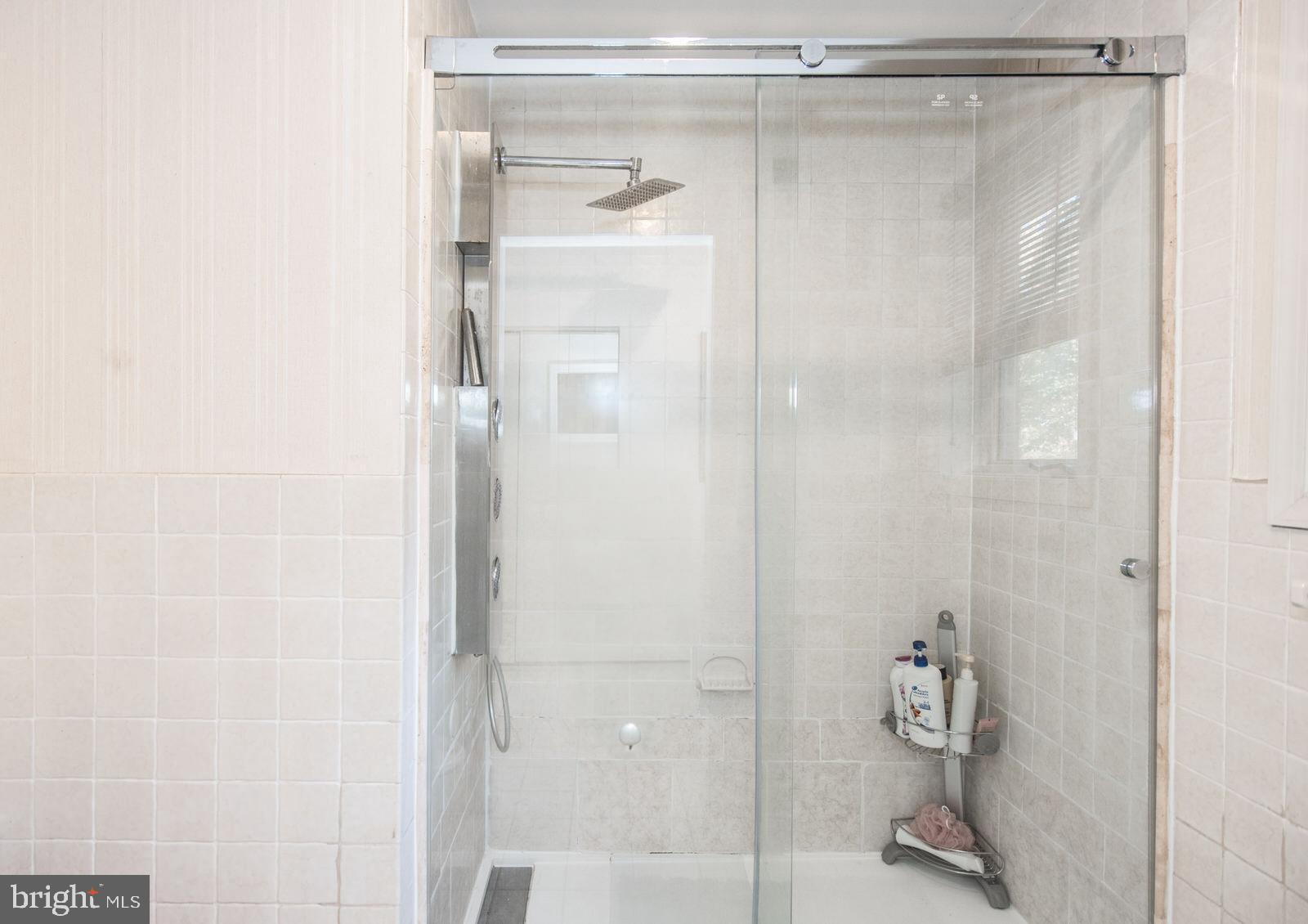 HUNTINGDON VALLEY - Residential