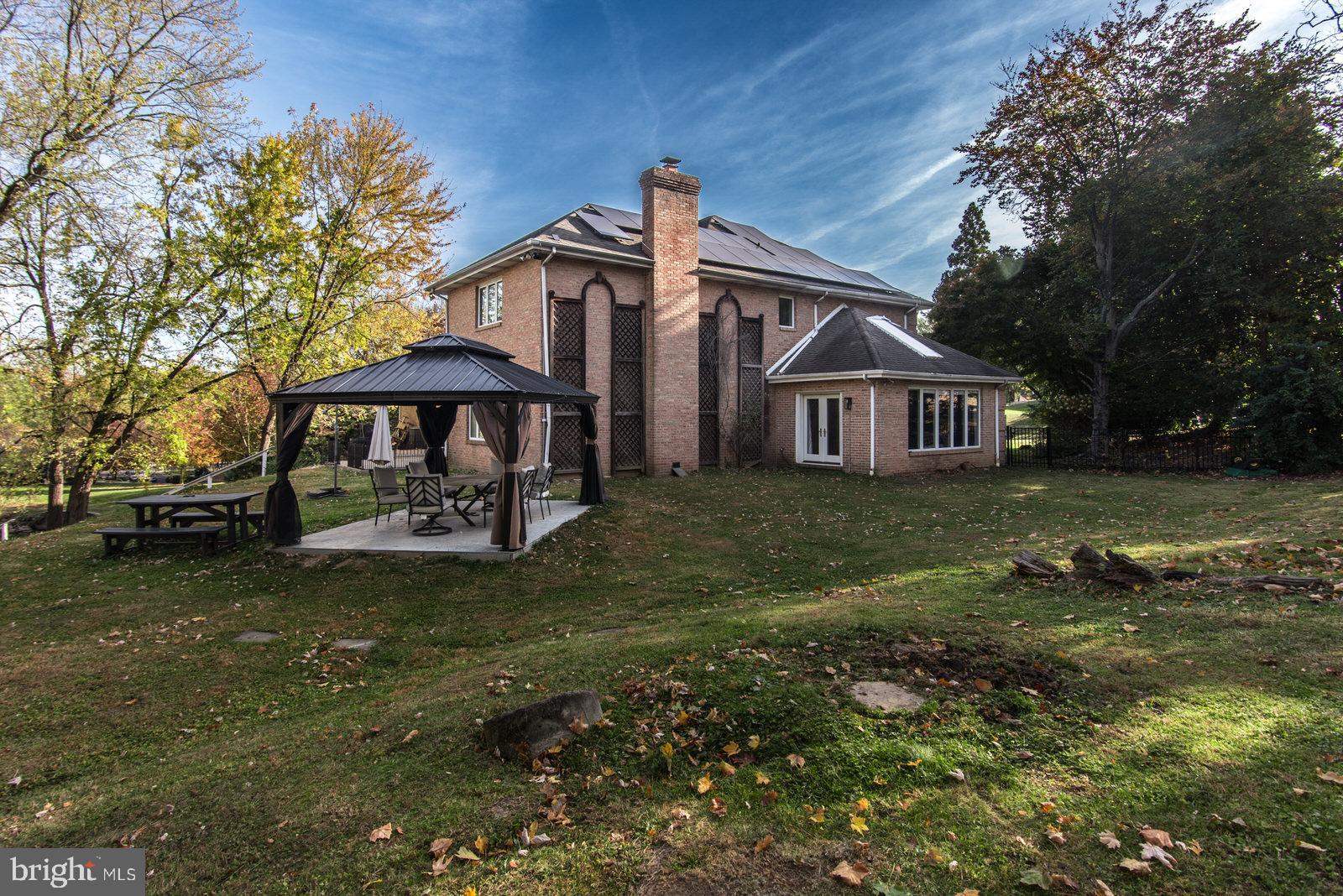 HUNTINGDON VALLEY - Residential