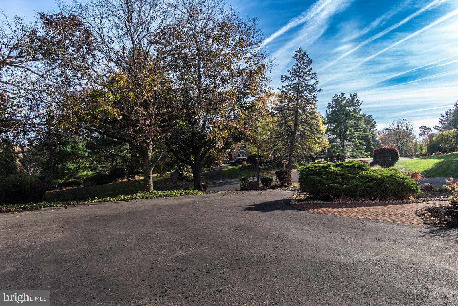 HUNTINGDON VALLEY - Residential