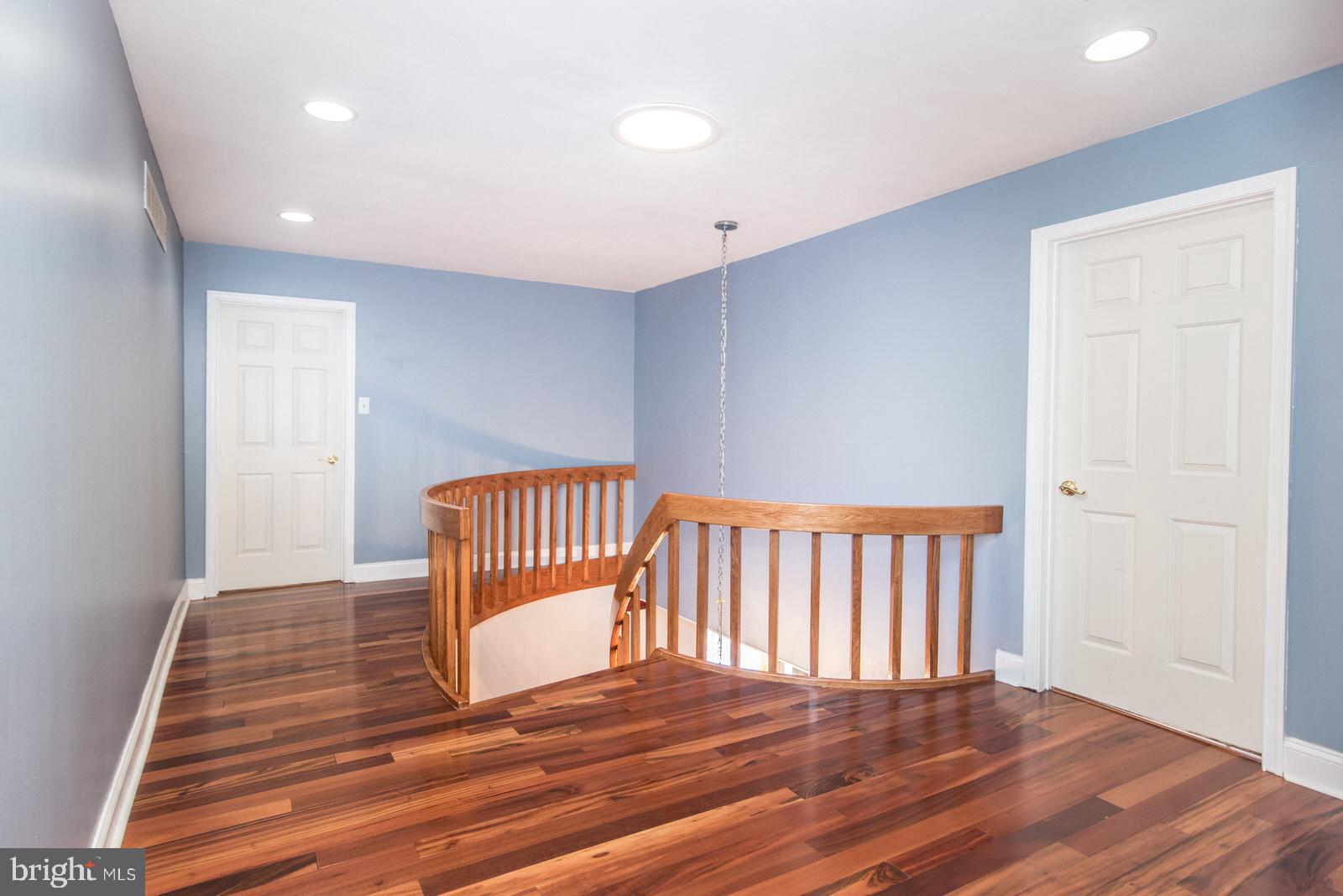 HUNTINGDON VALLEY - Residential