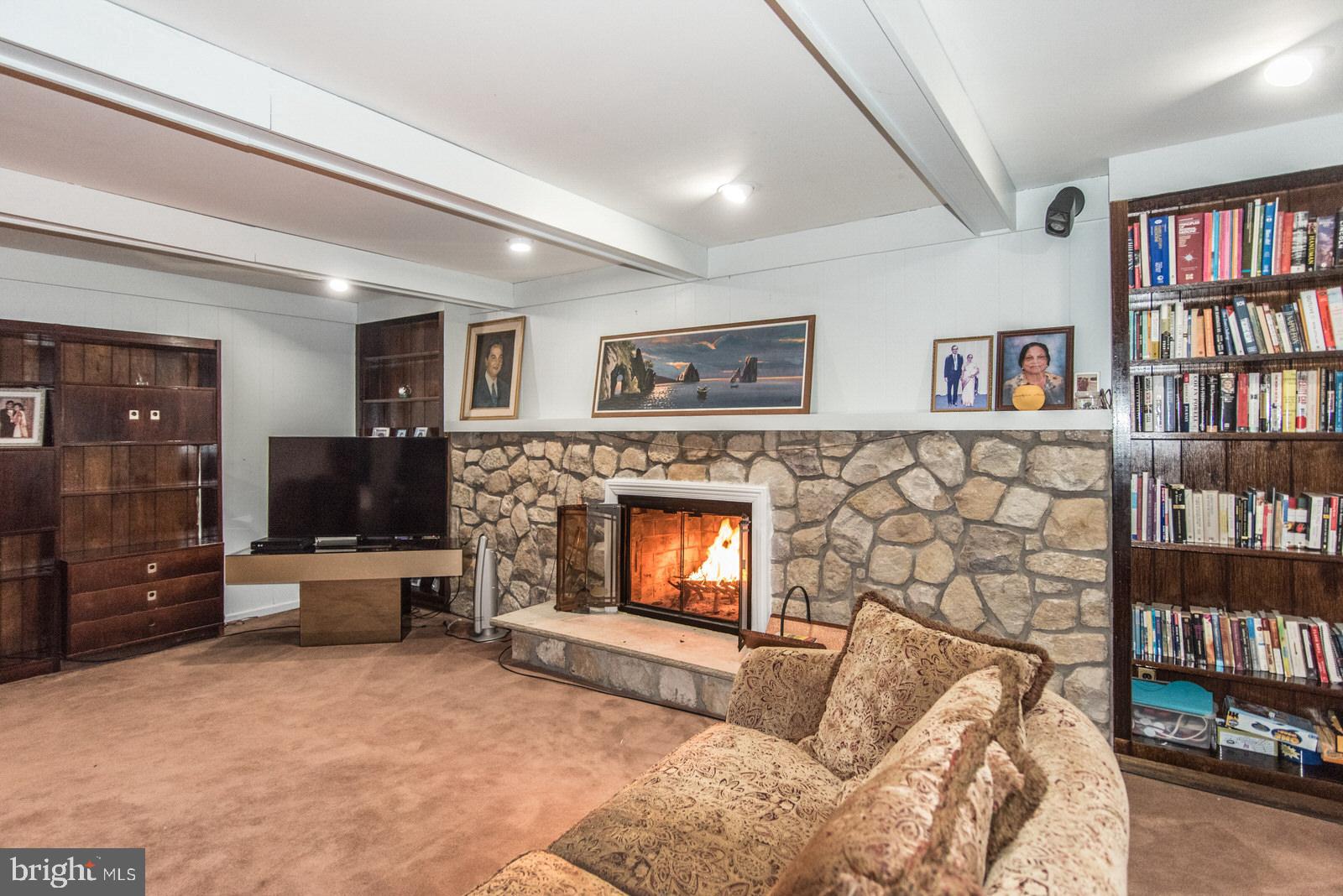 HUNTINGDON VALLEY - Residential