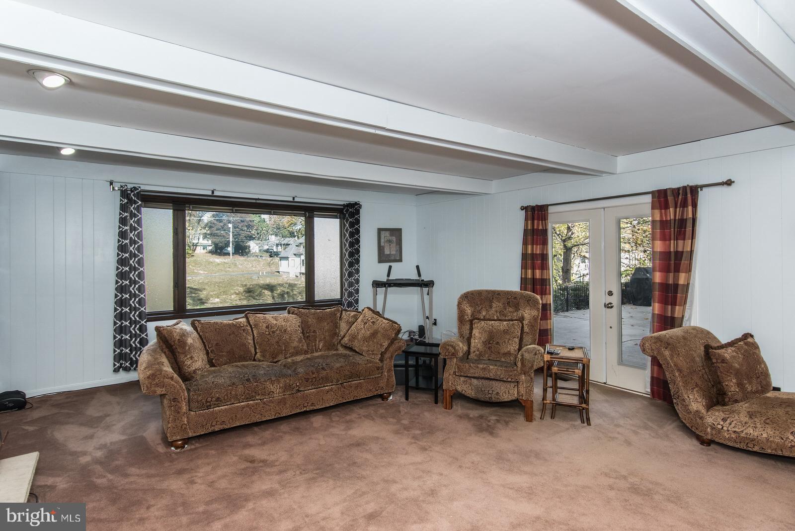 HUNTINGDON VALLEY - Residential