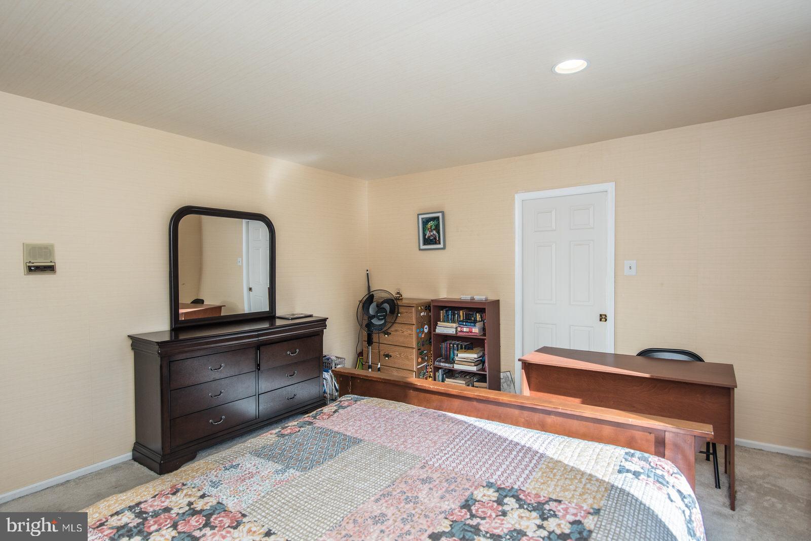 HUNTINGDON VALLEY - Residential