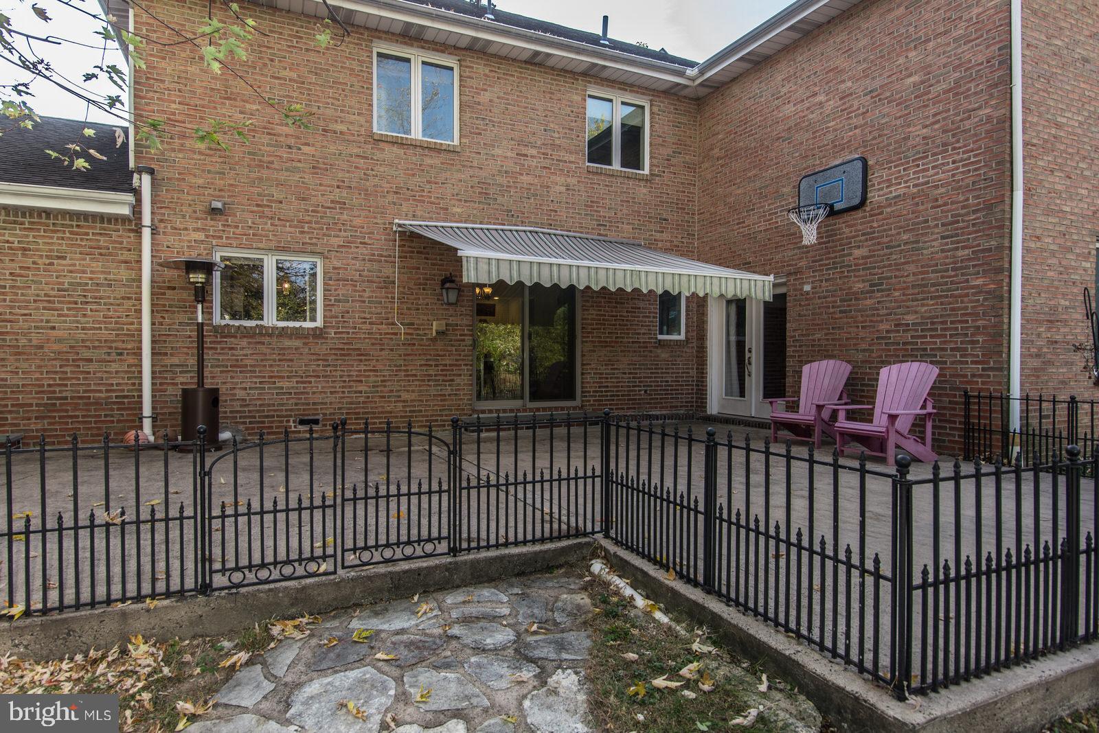 HUNTINGDON VALLEY - Residential