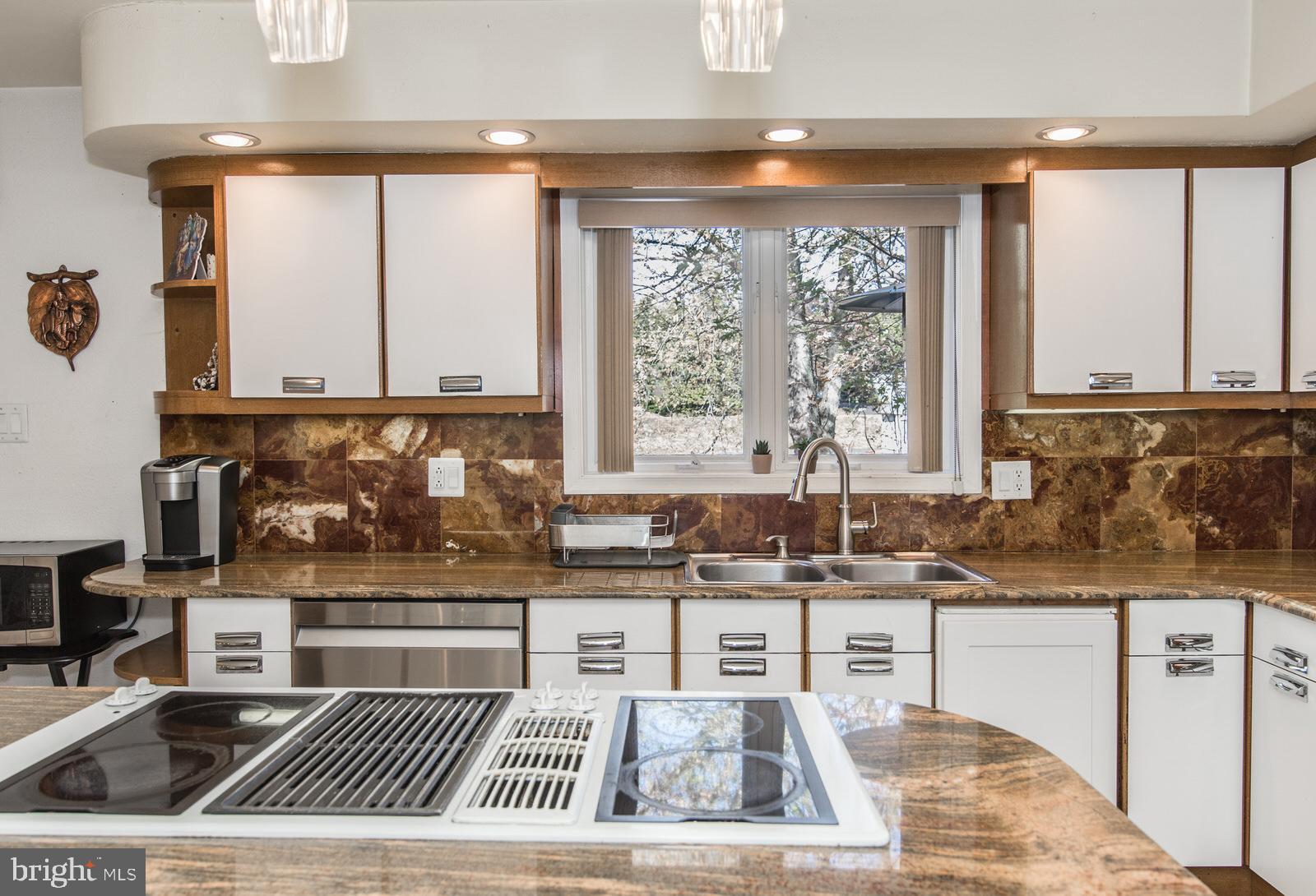 HUNTINGDON VALLEY - Residential