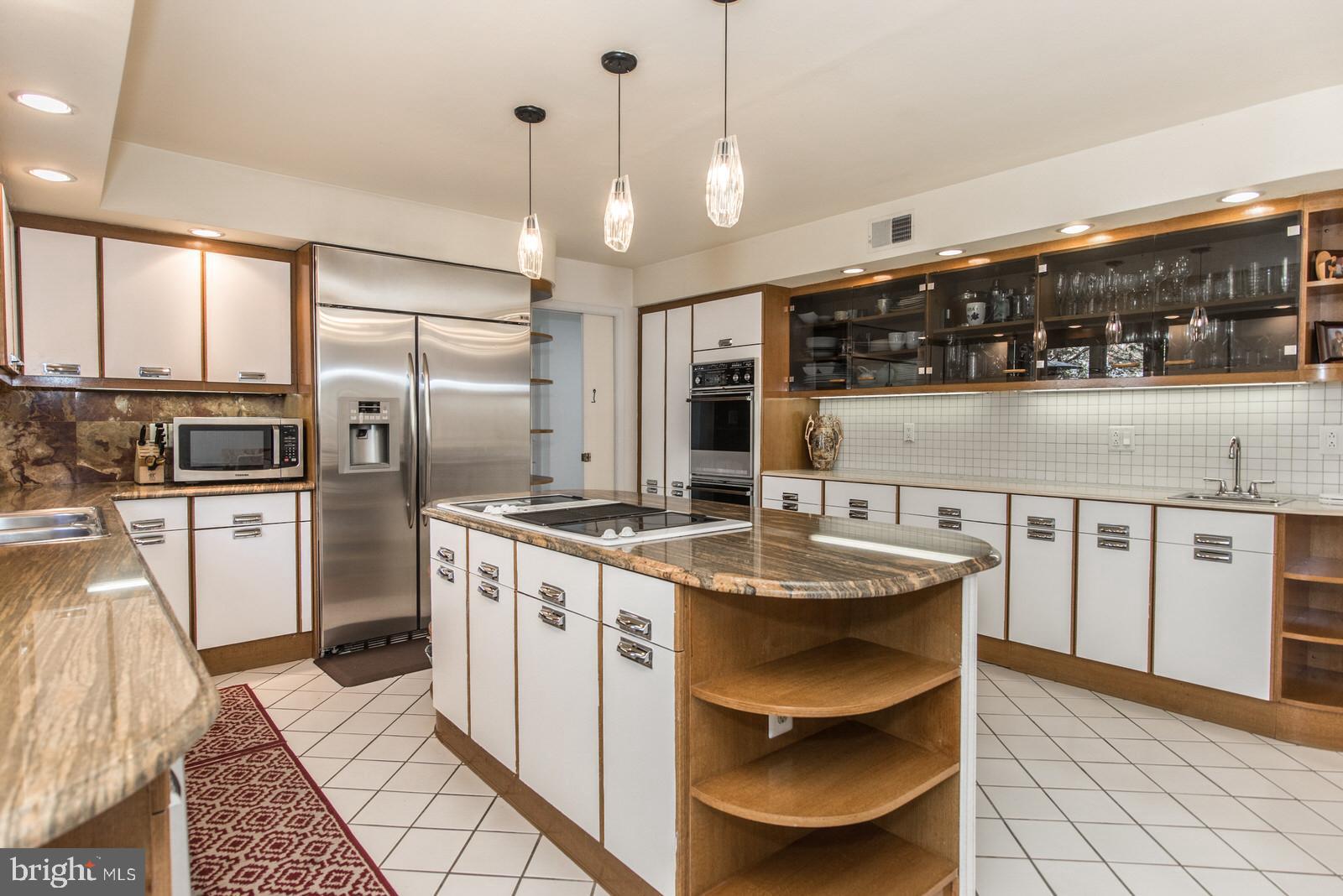 HUNTINGDON VALLEY - Residential