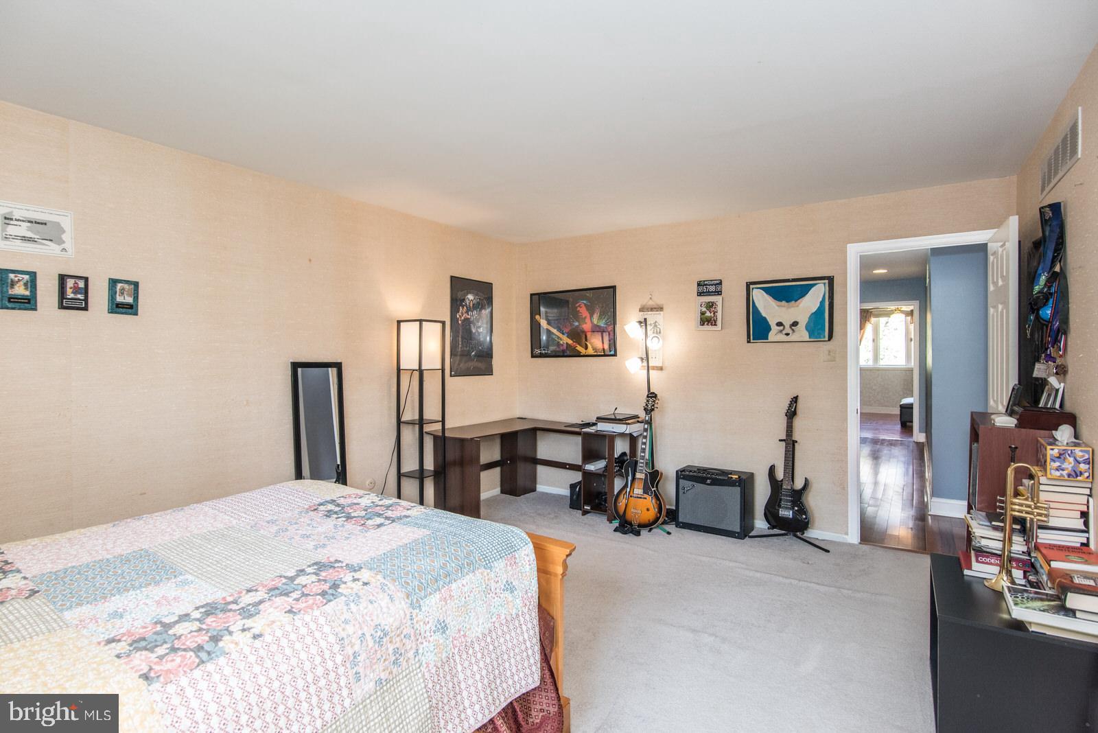 HUNTINGDON VALLEY - Residential