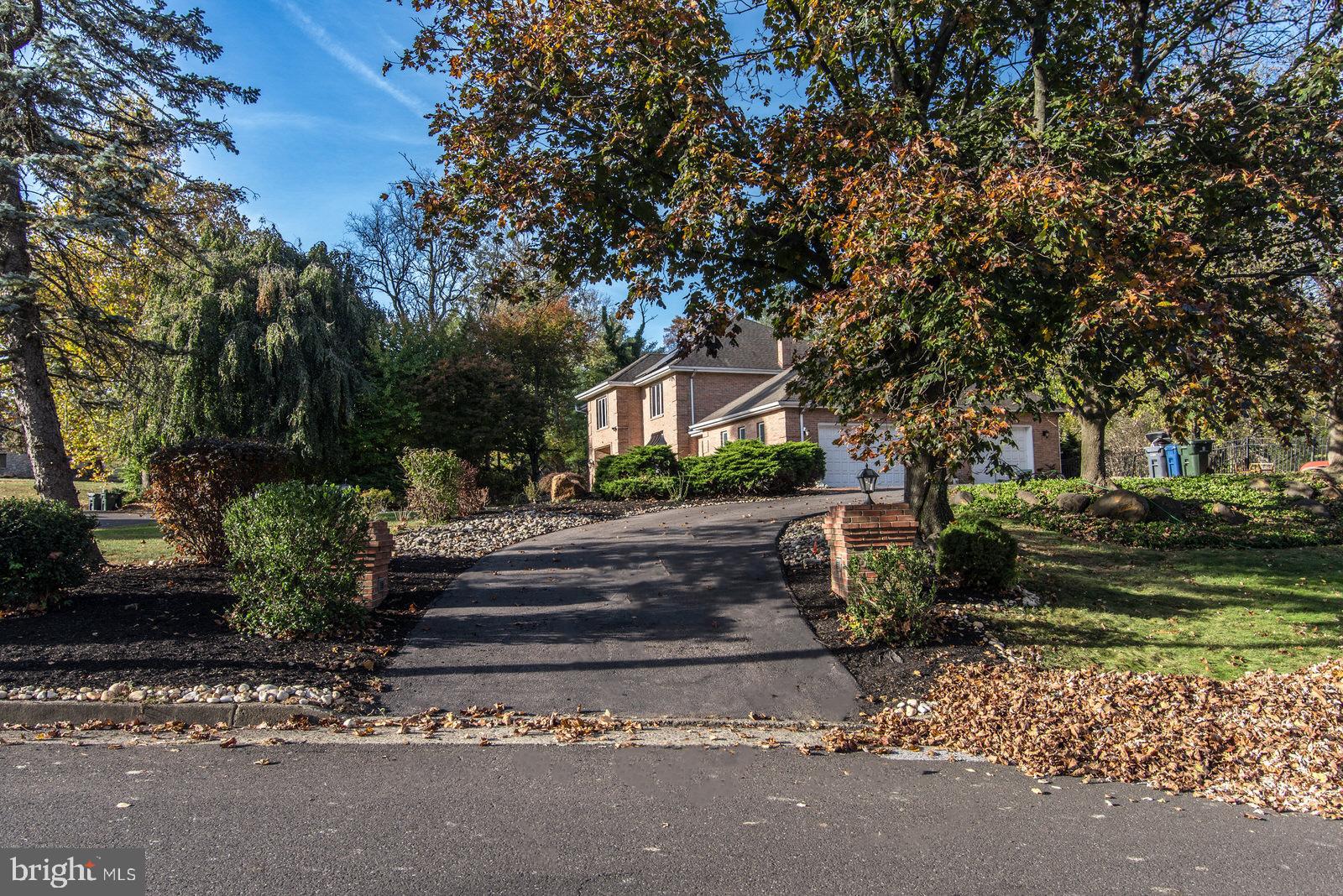 HUNTINGDON VALLEY - Residential