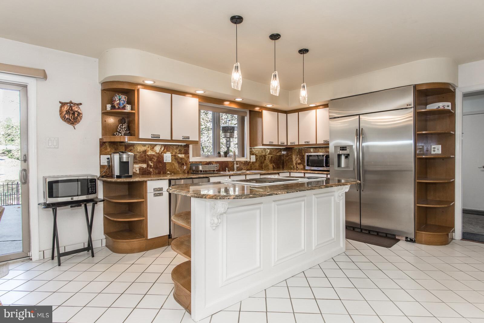 HUNTINGDON VALLEY - Residential