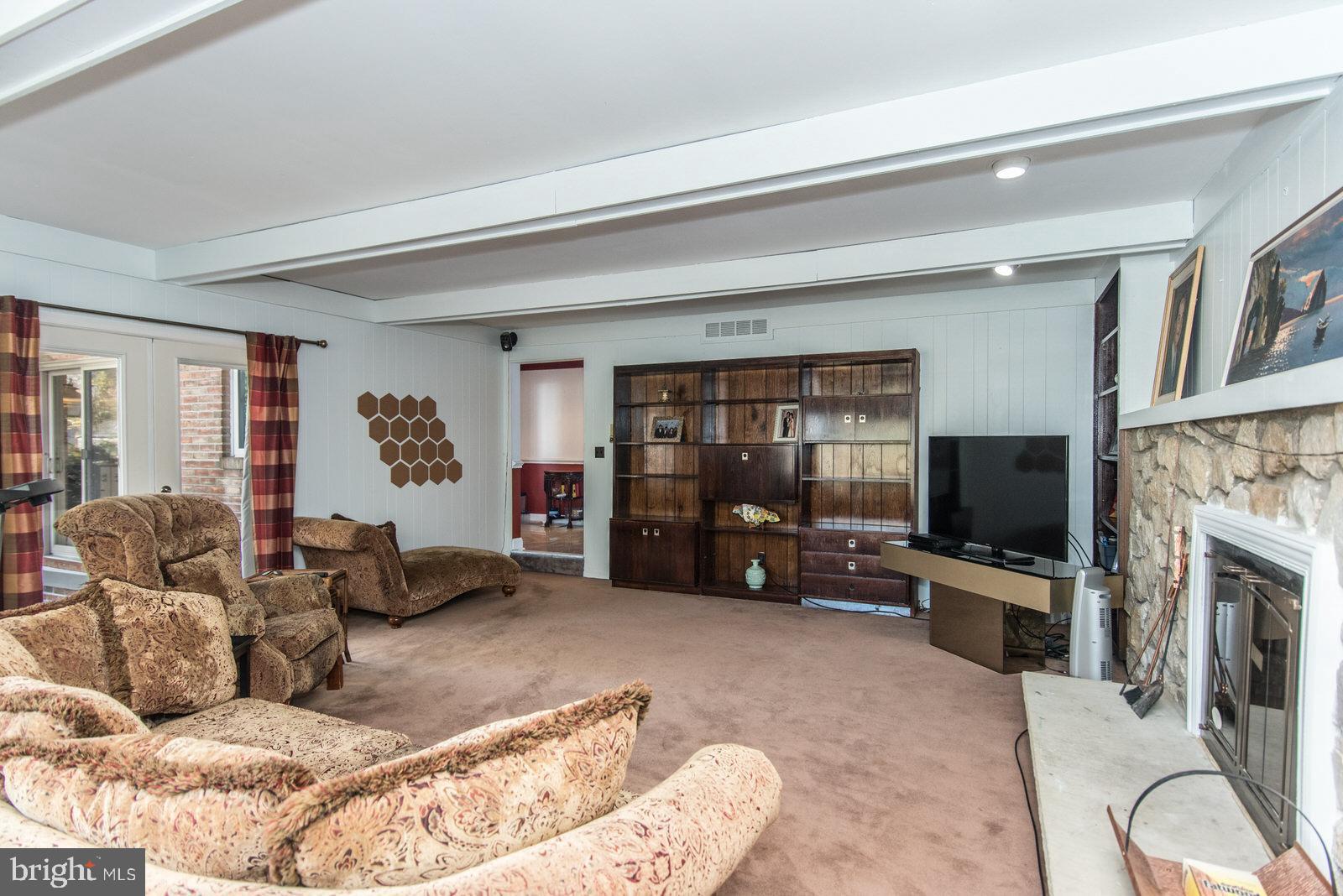 HUNTINGDON VALLEY - Residential