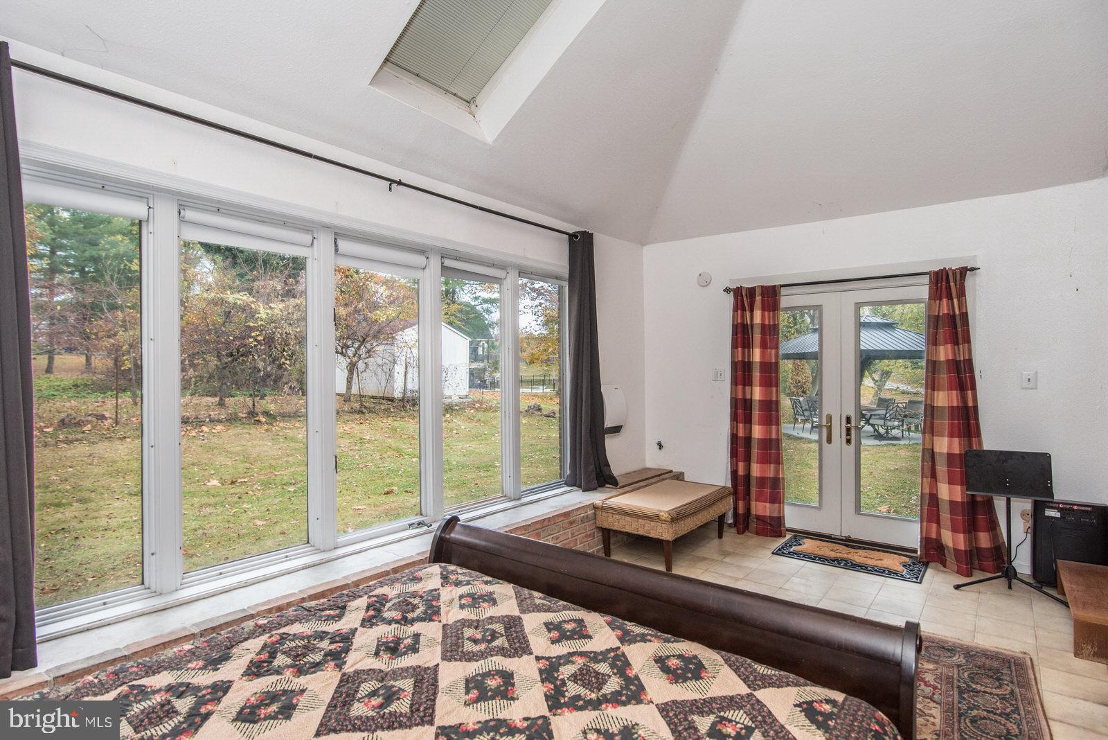 HUNTINGDON VALLEY - Residential