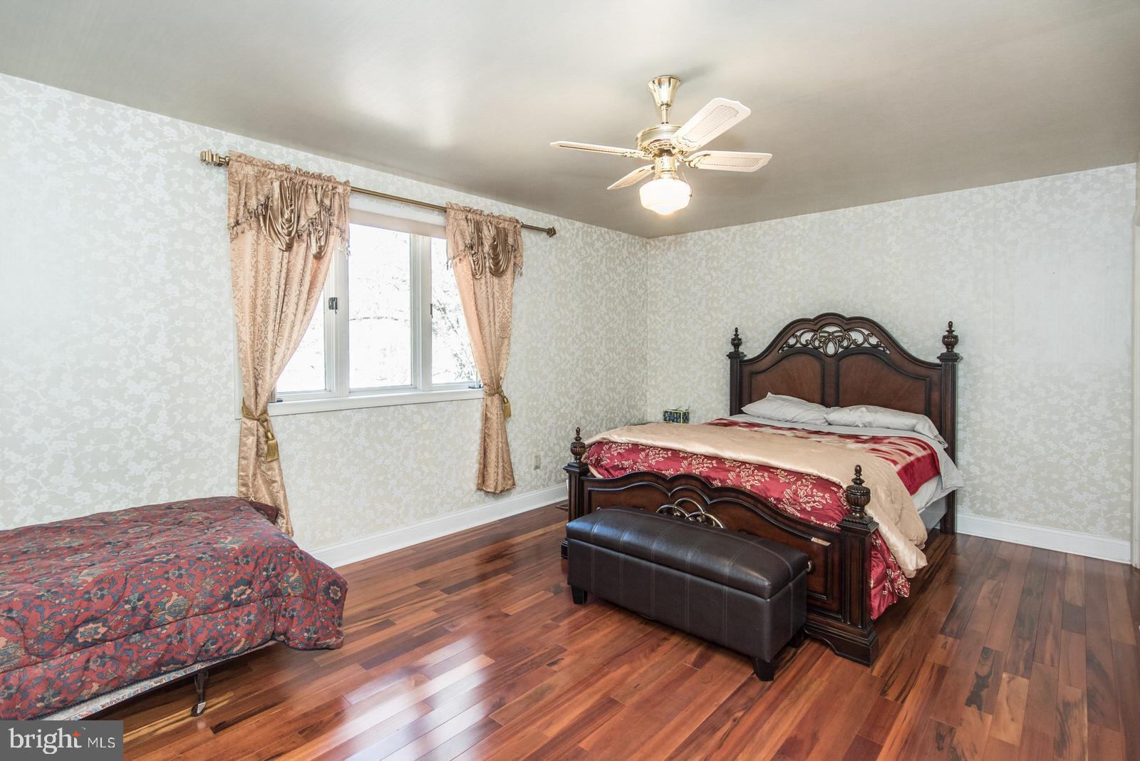 HUNTINGDON VALLEY - Residential