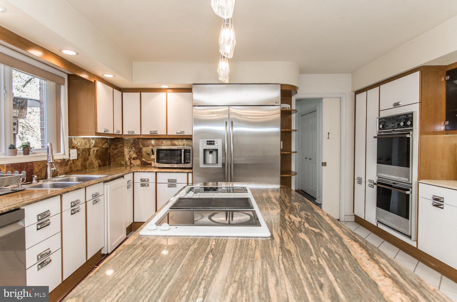 HUNTINGDON VALLEY - Residential