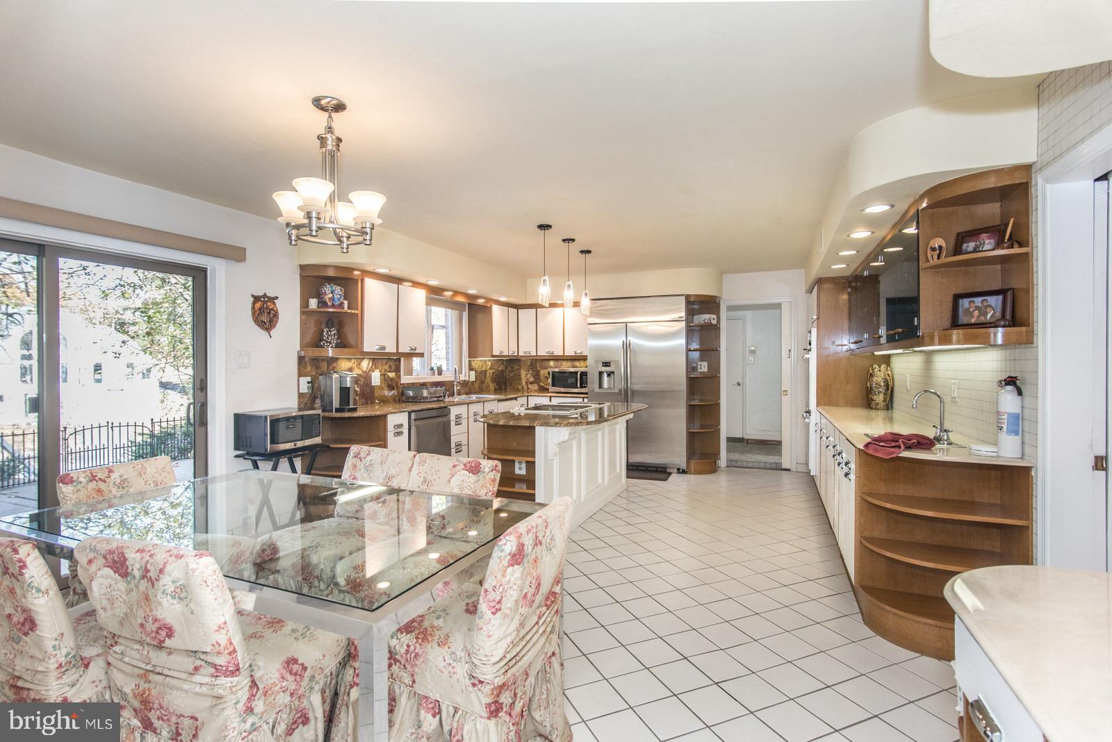 HUNTINGDON VALLEY - Residential