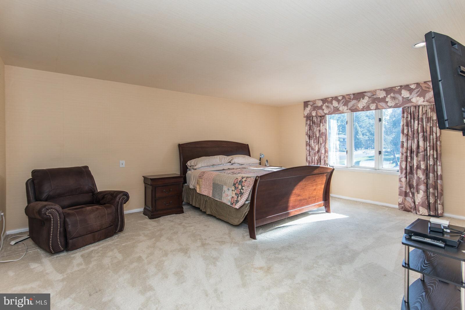 HUNTINGDON VALLEY - Residential