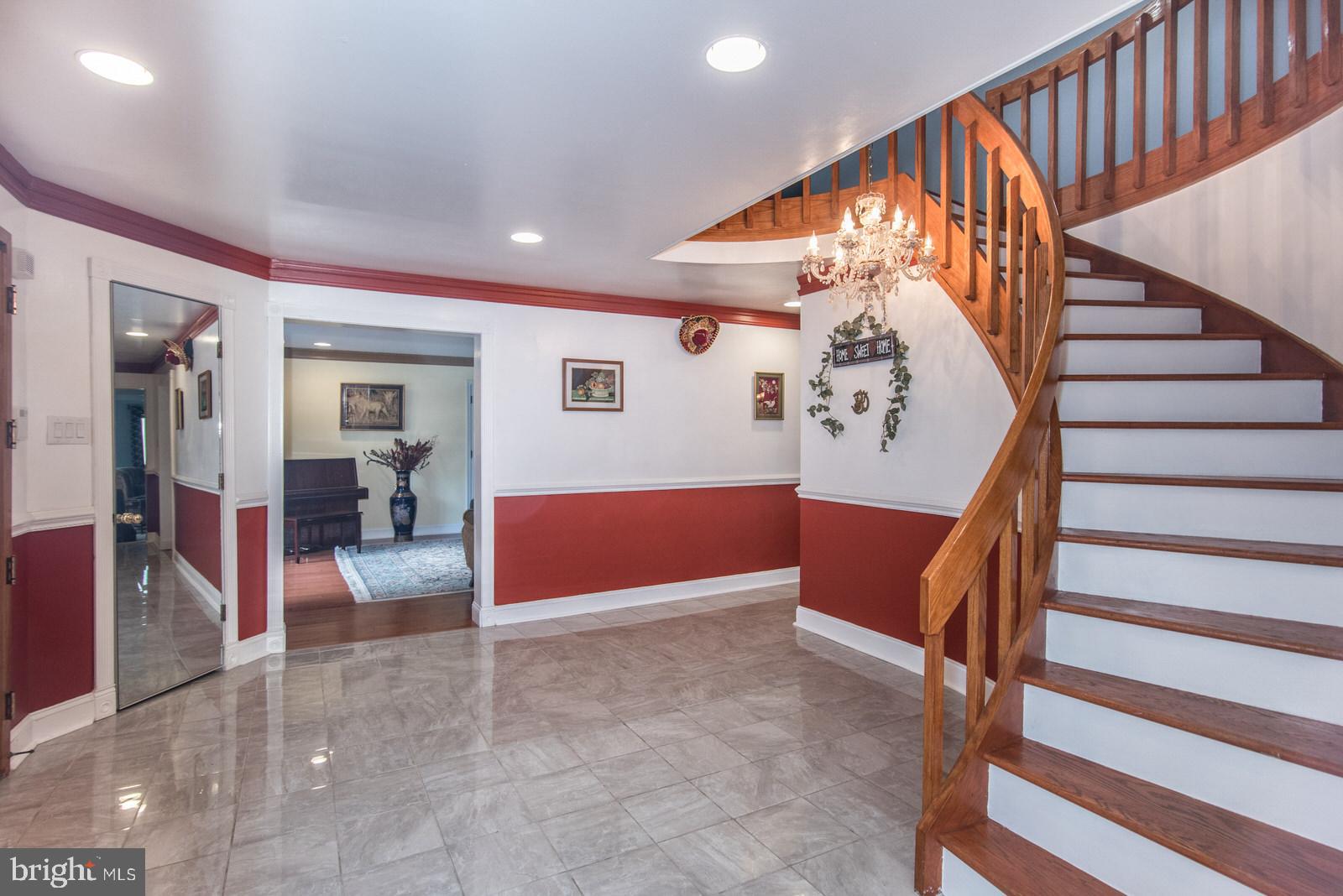 HUNTINGDON VALLEY - Residential