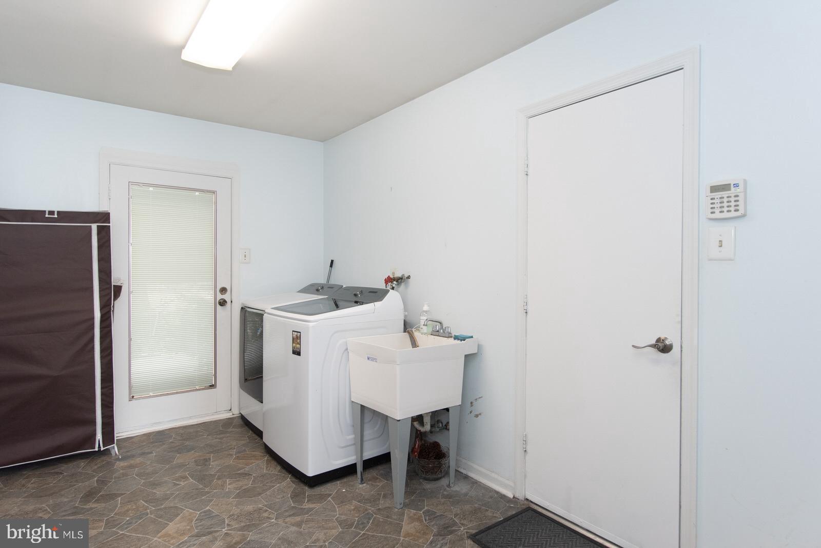 HUNTINGDON VALLEY - Residential