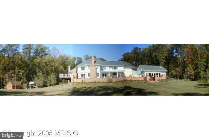 Beautifully maintained home offering a perfect blend of comfort, style, and functionality. Features include spacious living areas, abundant natural light, updated finishes, and a well-designed layout ideal for both everyday living and entertaining. Enjoy generously sized bedrooms, inviting indoor and outdoor spaces, and a prime location close to shopping, dining, parks, and major commuter routes. A wonderful opportunity to own a move-in ready home in a highly convenient location.