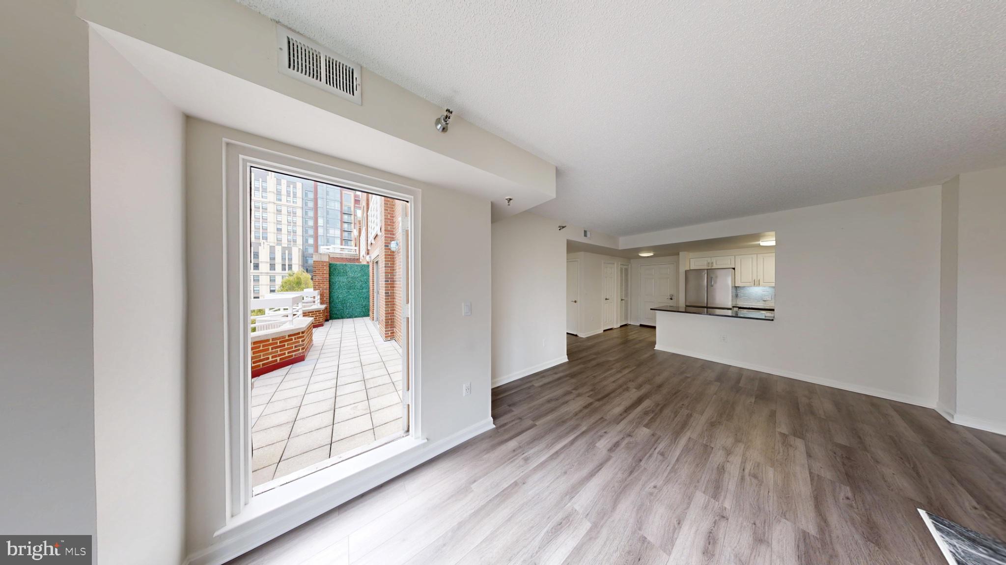 22 COURTHOUSE SQUARE 402