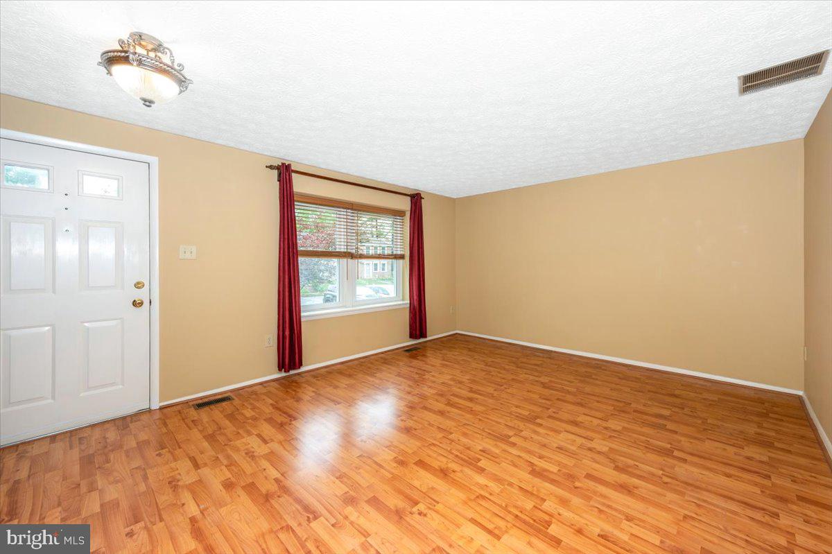 18015 QUEEN ELIZABETH DRIVE