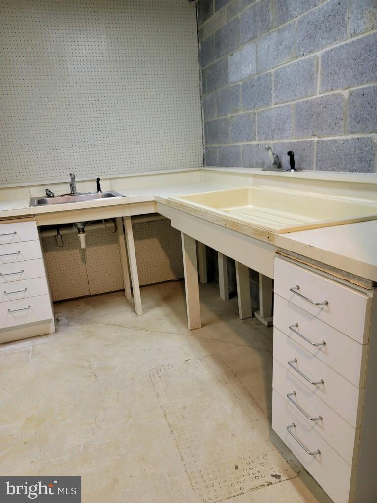 VILLAGE OF HICKORY RIDGE - Residential