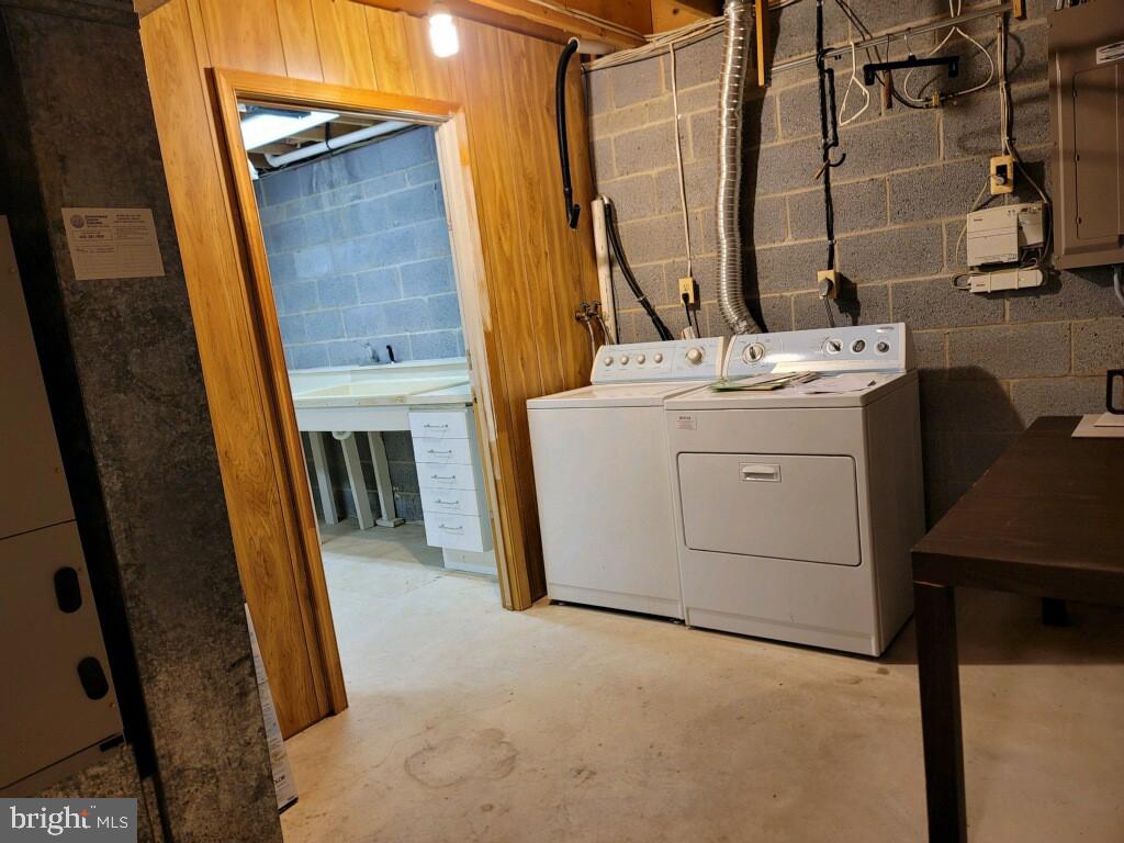 VILLAGE OF HICKORY RIDGE - Residential