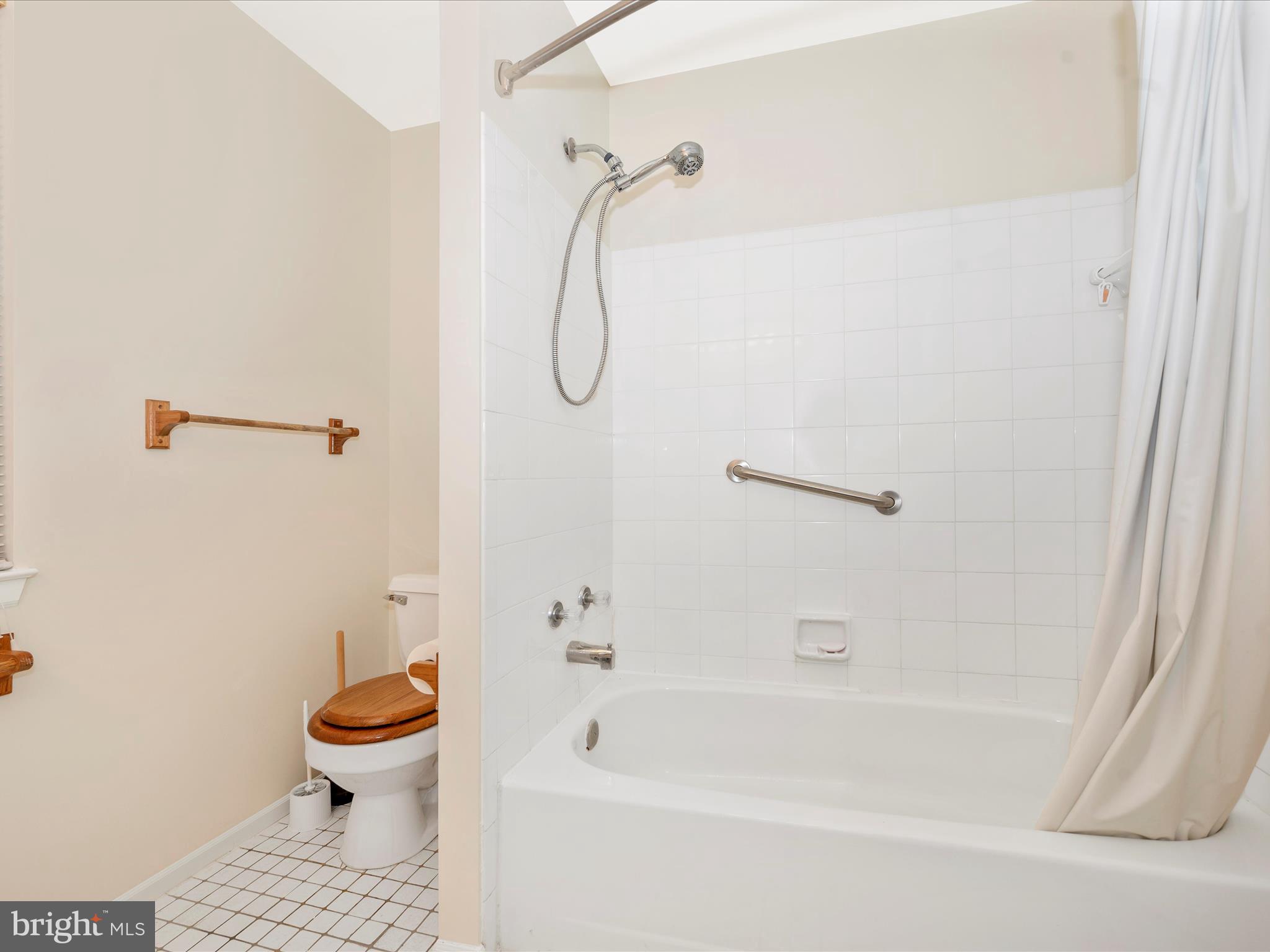 VILLAGE OF HICKORY RIDGE - Residential