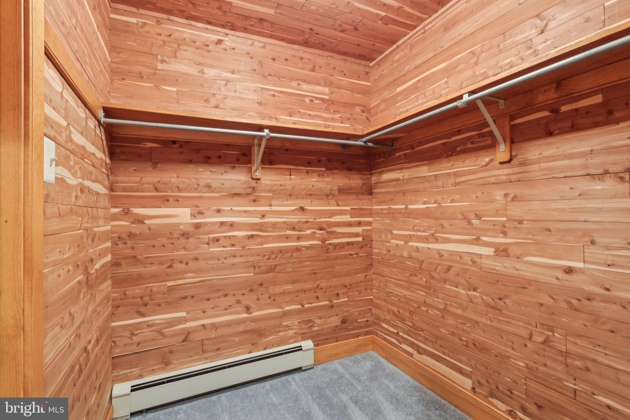 HUNTINGDON VALLEY - Residential